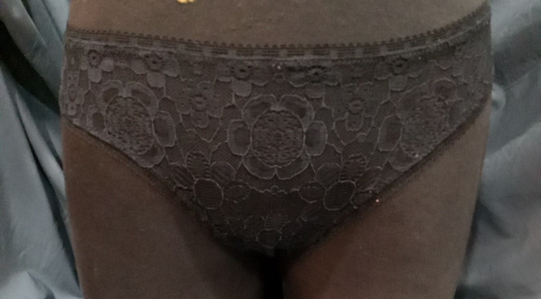 Eres Frivole Bala Black Lace Thong Size FR:38 US:6 New With Tags.