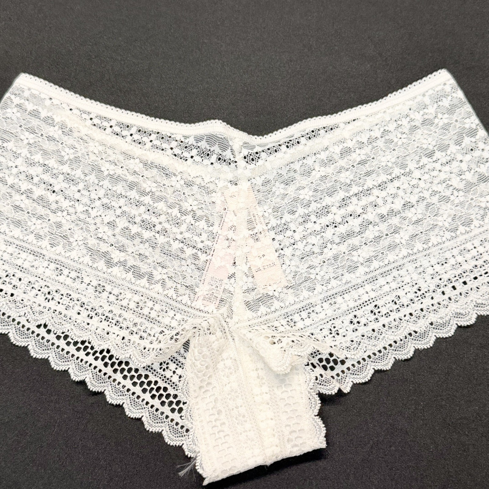 NWT Vintage 2016 Victoria’s Secret White Lace Shortie Panties Size Small