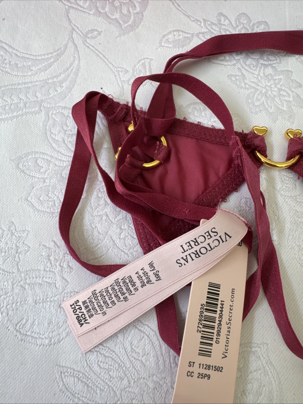 VICTORIA’S SECRET S SILKY PINK GOLD CHARM OPEN BOTTOM V STRING THONG PANTIES NWT