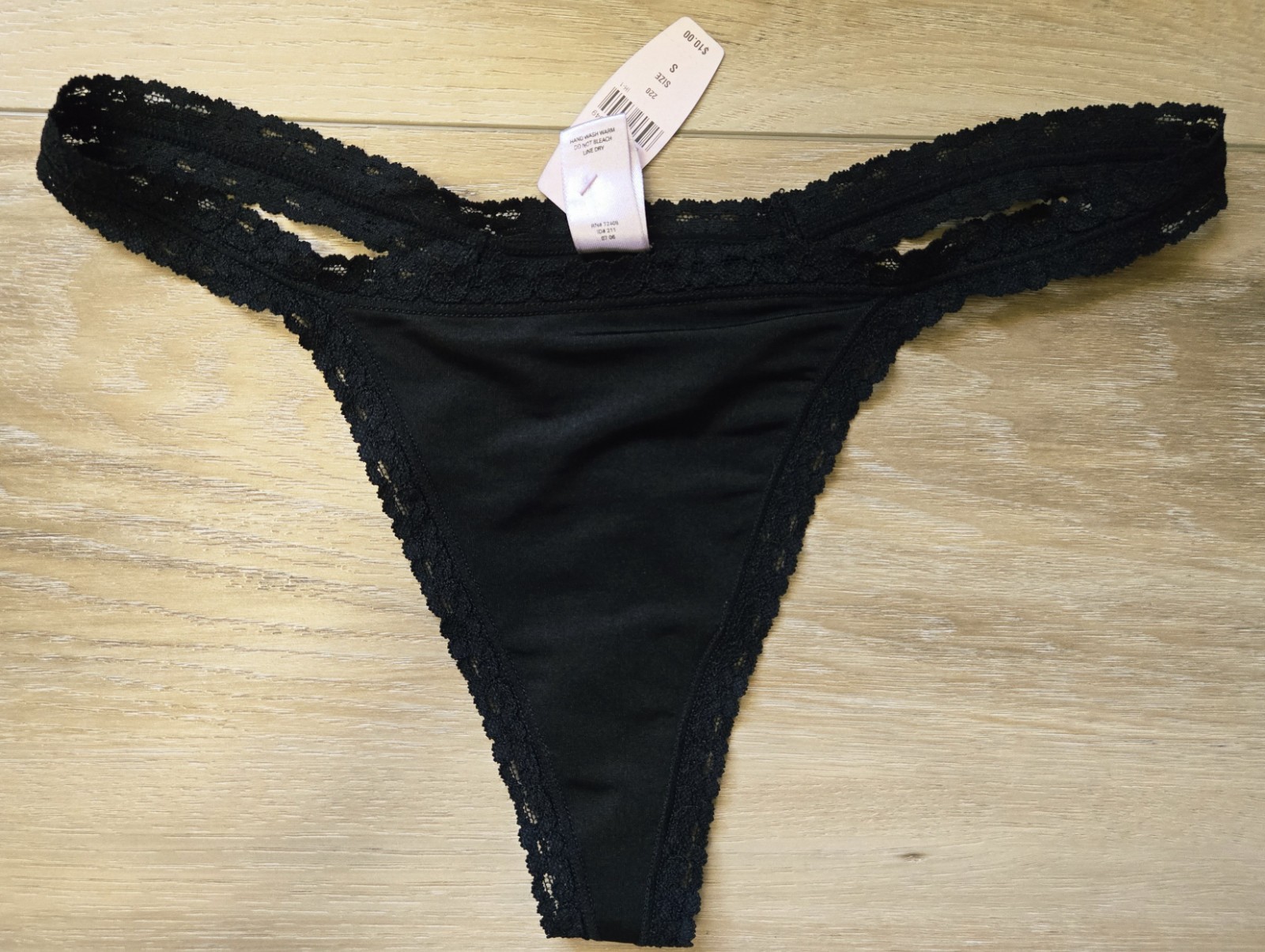 NWT Vintage Victoria’s Secret Black Silky Smooth Lace Trim Thong Panties S