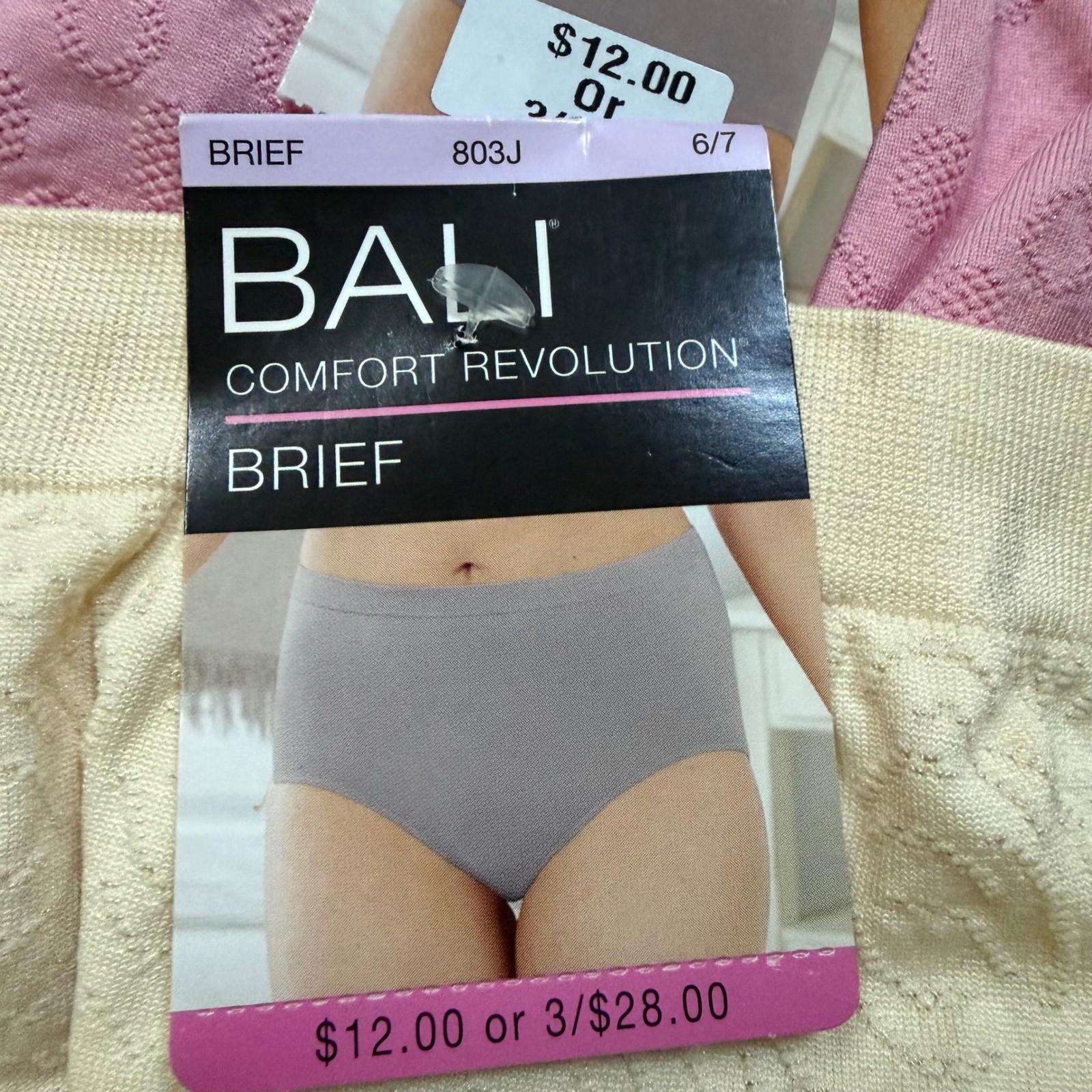 Bali Comfort Revolution Brief Panties 2 Pack Seamless Pink Cream Size 6/7 803J