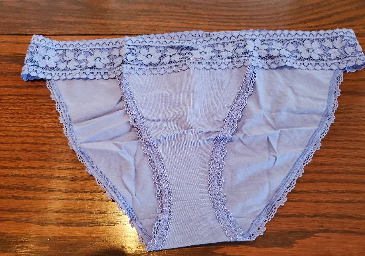 NWT Victoria’s Secret STRING BIKINI PANTIES SOLD FRT LACE TRIM 390974 GSP XL