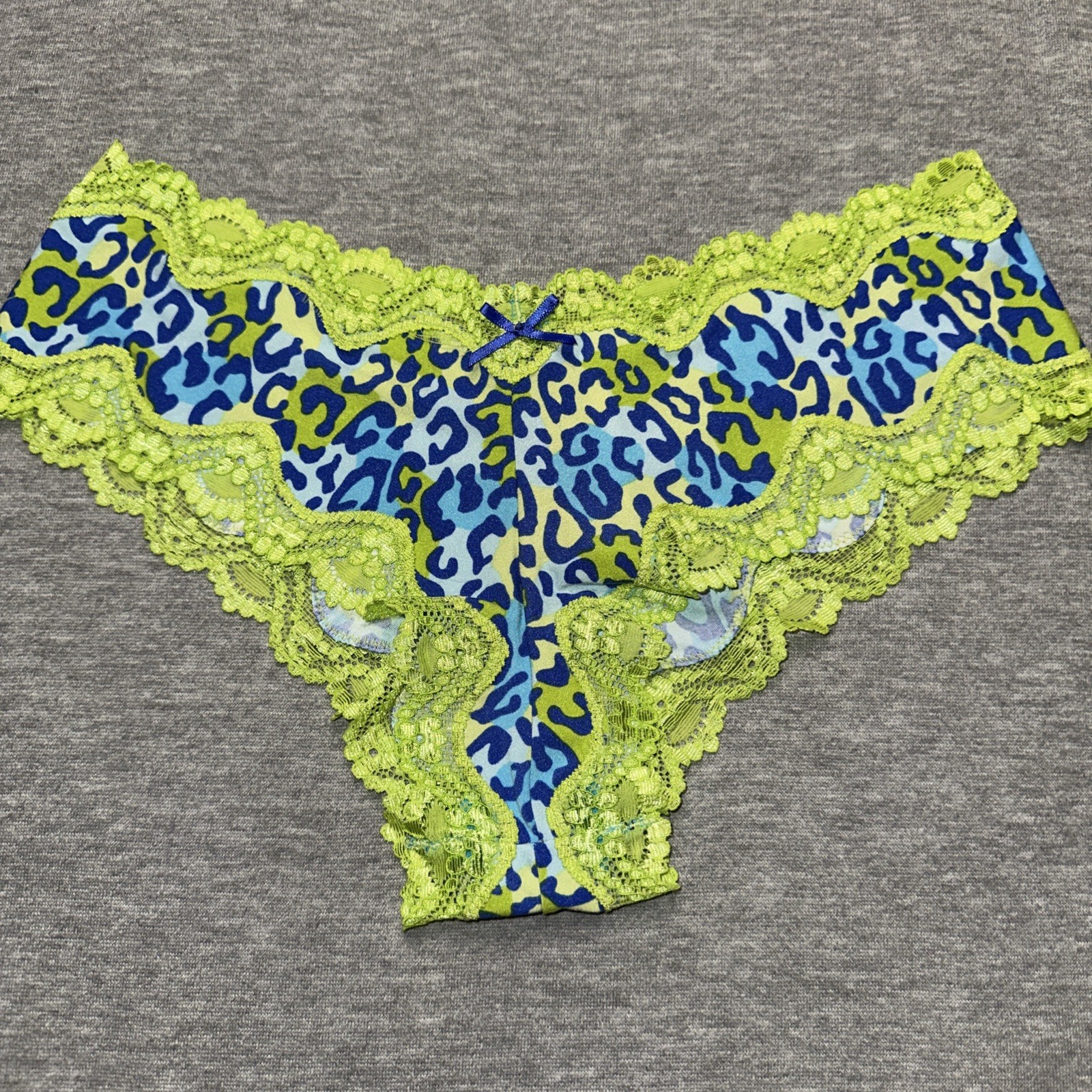 NWT Victoria’s Secret Vintage Sexy Little Things Cheeky Lace Trim Panties Medium