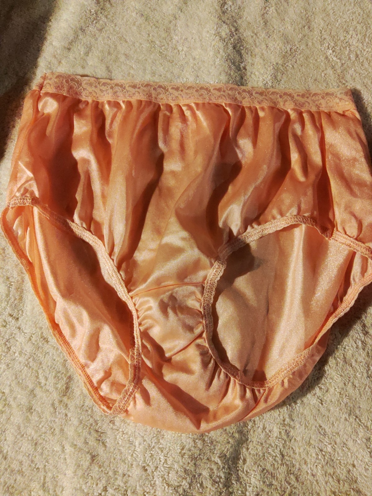 Hanes Size 7 Panties w/Lace 1990’s 100% nylon Silky Soft – Pink