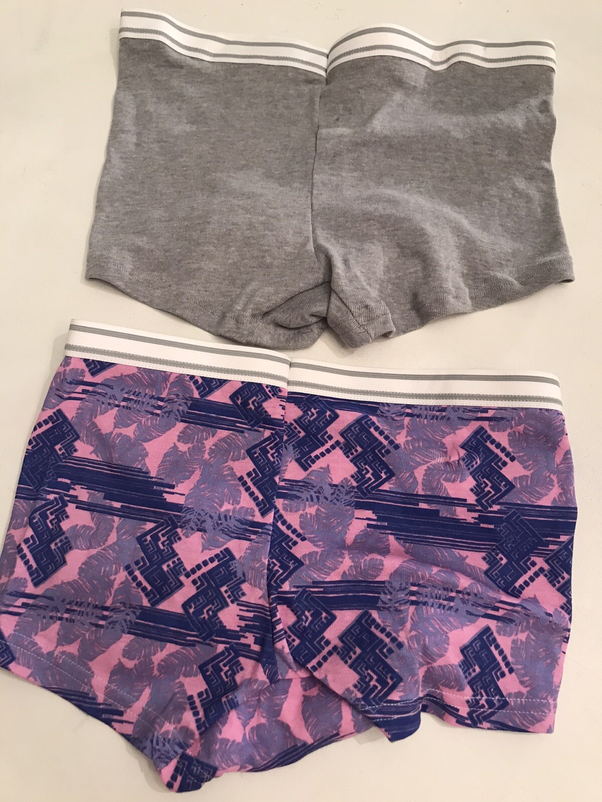 hanes grey and tropical print medium sz 6 nwot underwear boy shorts 2 Pair