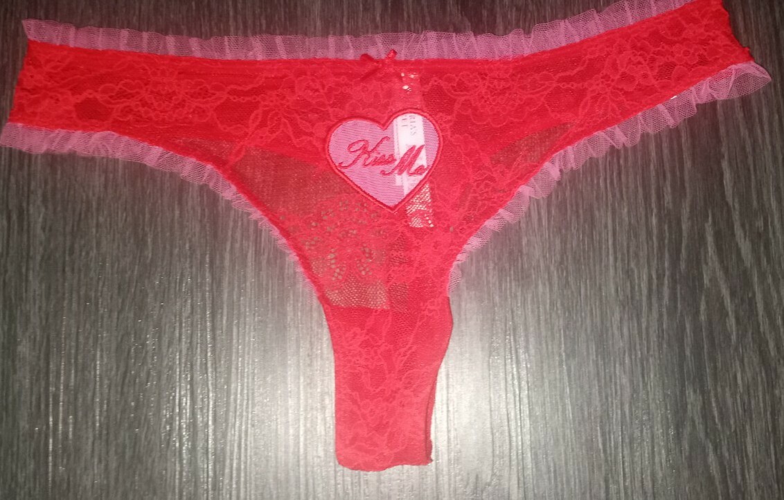 VS dream angel embroidered thong panty NEW size medium pink/red