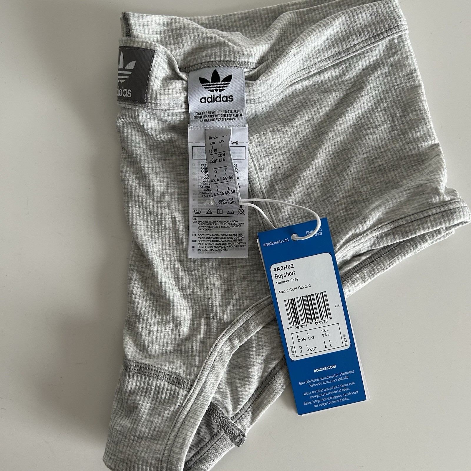 Adidas Women’s Adicolor Flex Ribbed Cotton Boy Short Size Large in Heather Grey