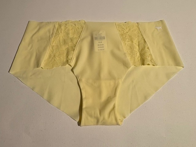 Victoria’s Secret PINK, No Show Hipster, Soft & Smooth, Circa 2020, NWT, Size M