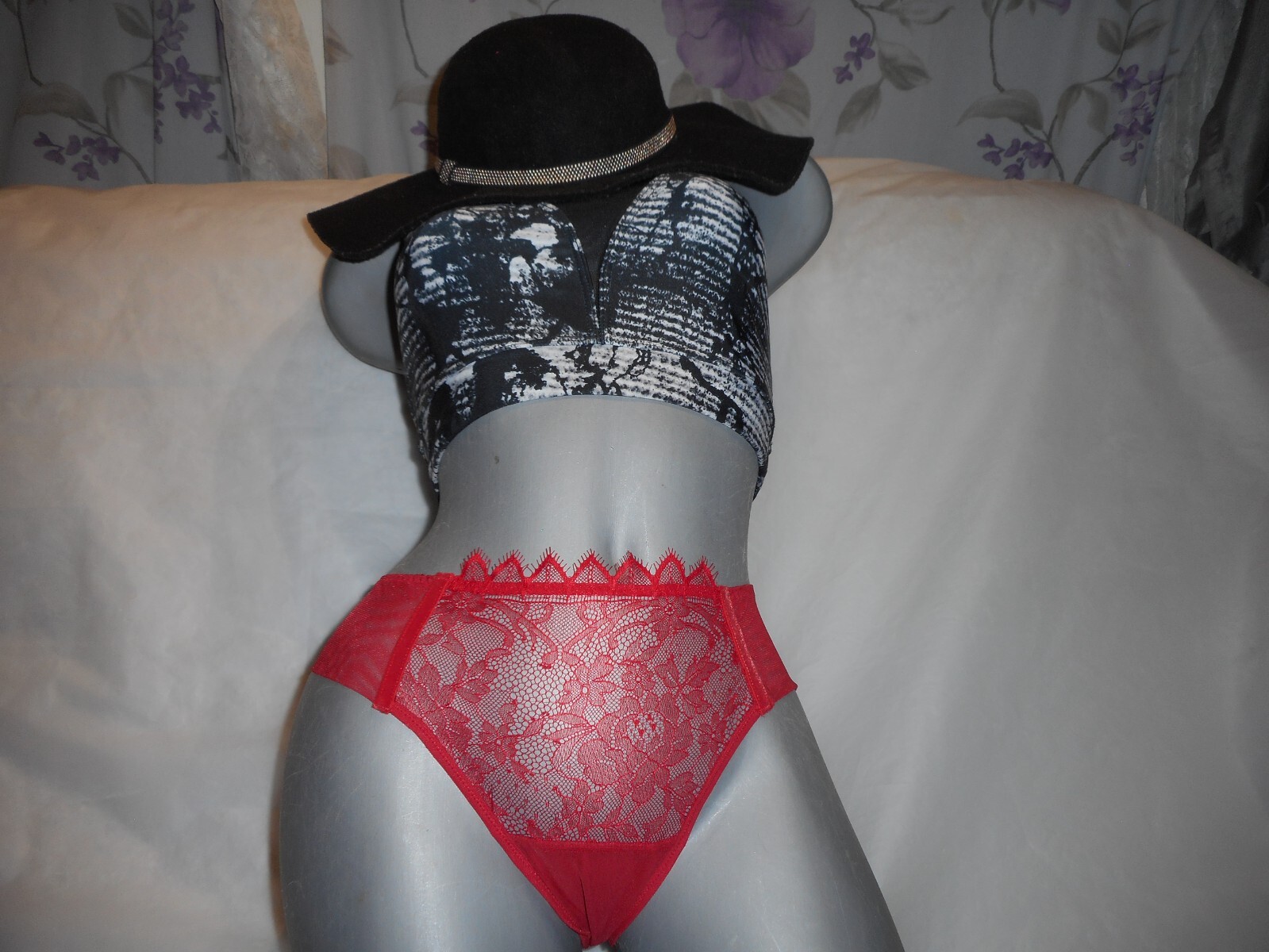 Intimissimi Women’s Brazilian Brief Ceralacca Panty LARGE