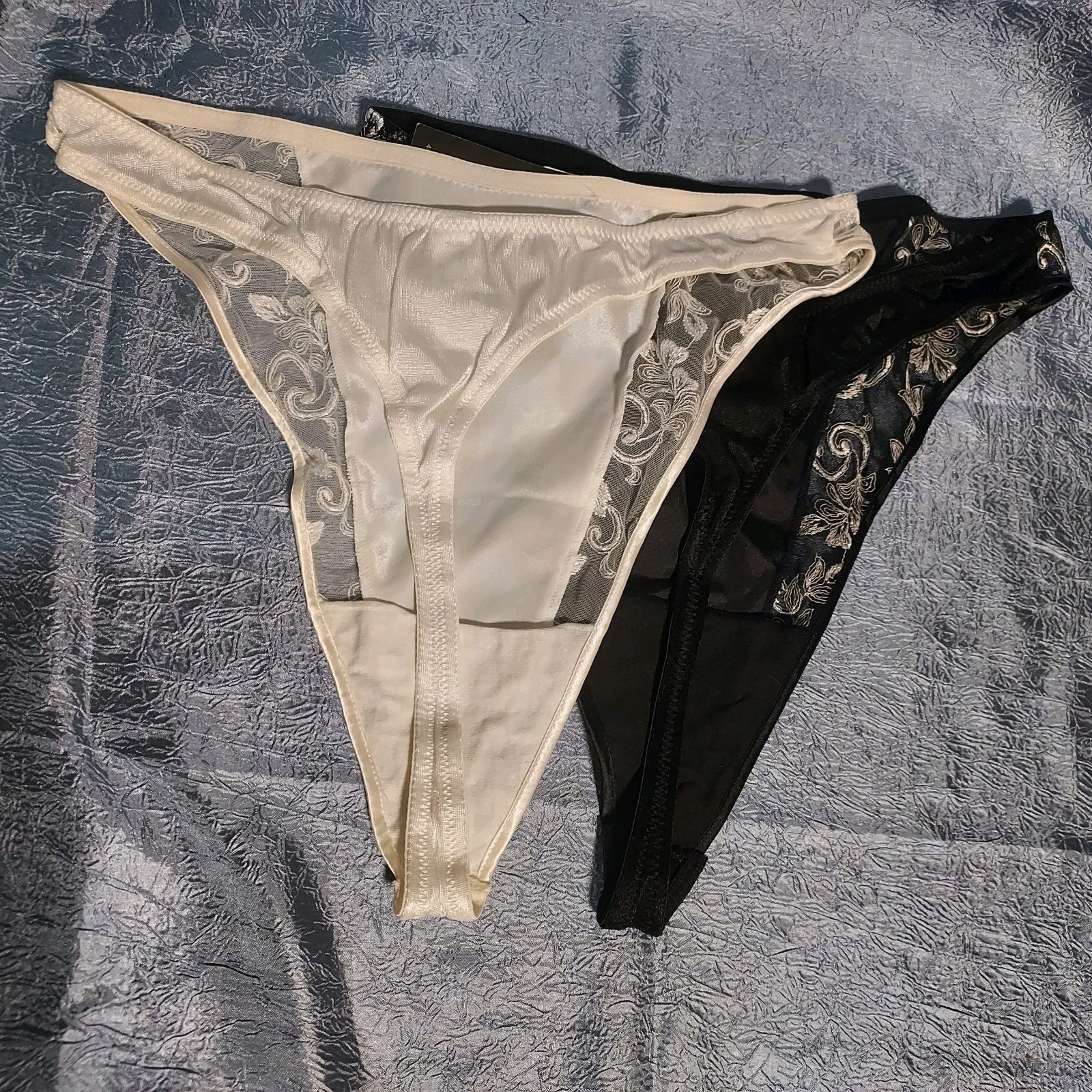 Vtg 90s Natori Thong Sz MEDIUM – NEW W/tags- Set of 2 1-Pearl, 1-Black RARE