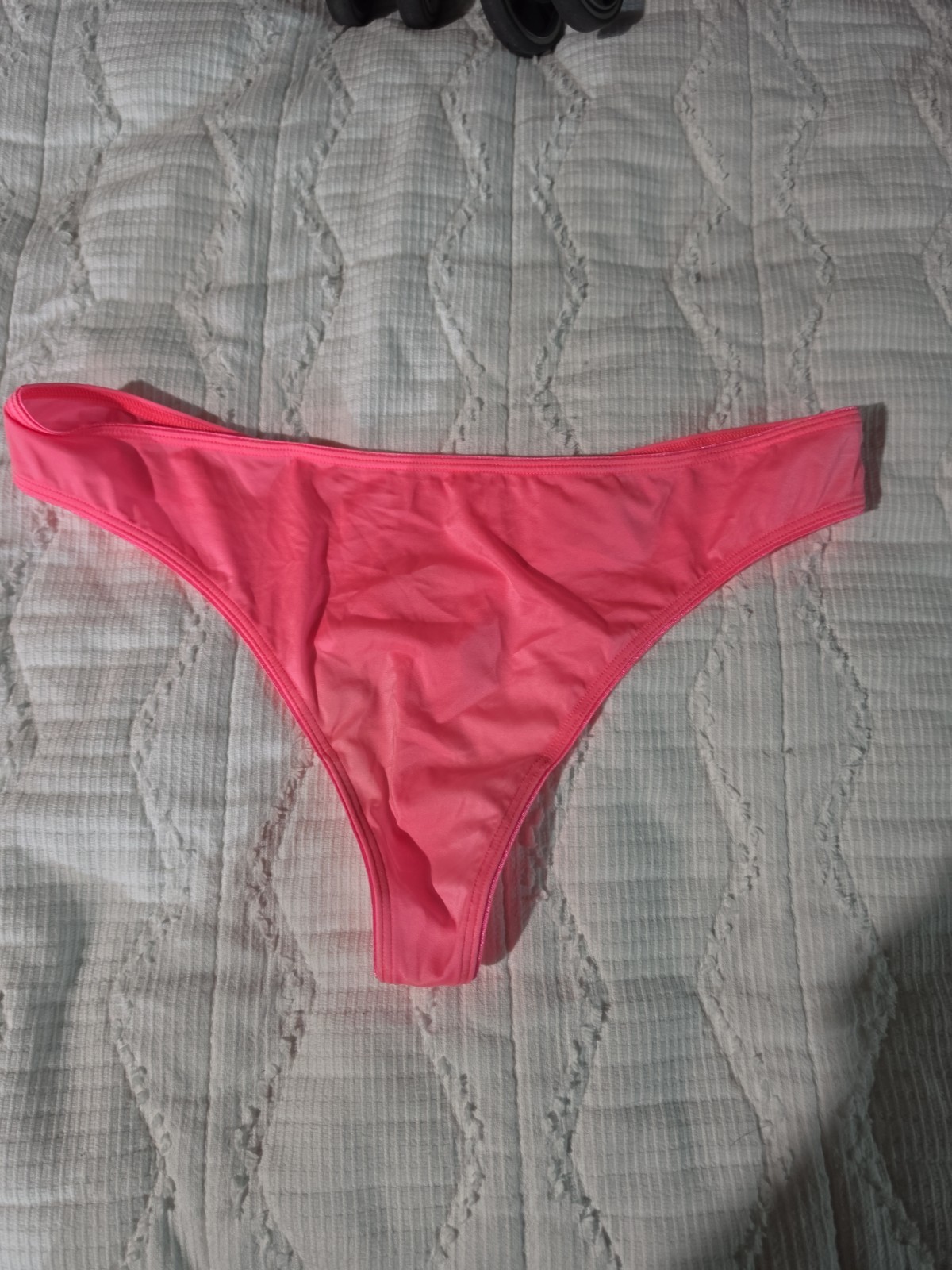Victoria’s Secret Everyday Perfect Thong Size Large