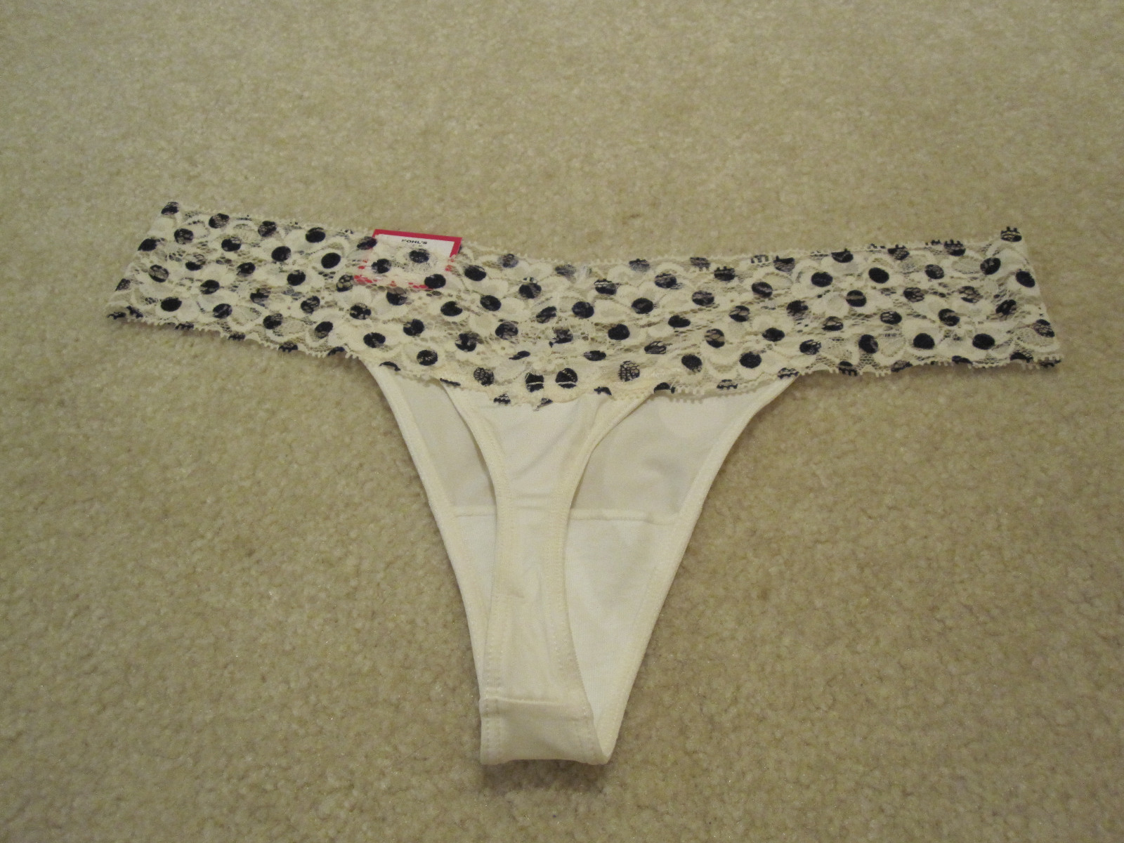 Candies ladies panties thong size 6 M new with tags