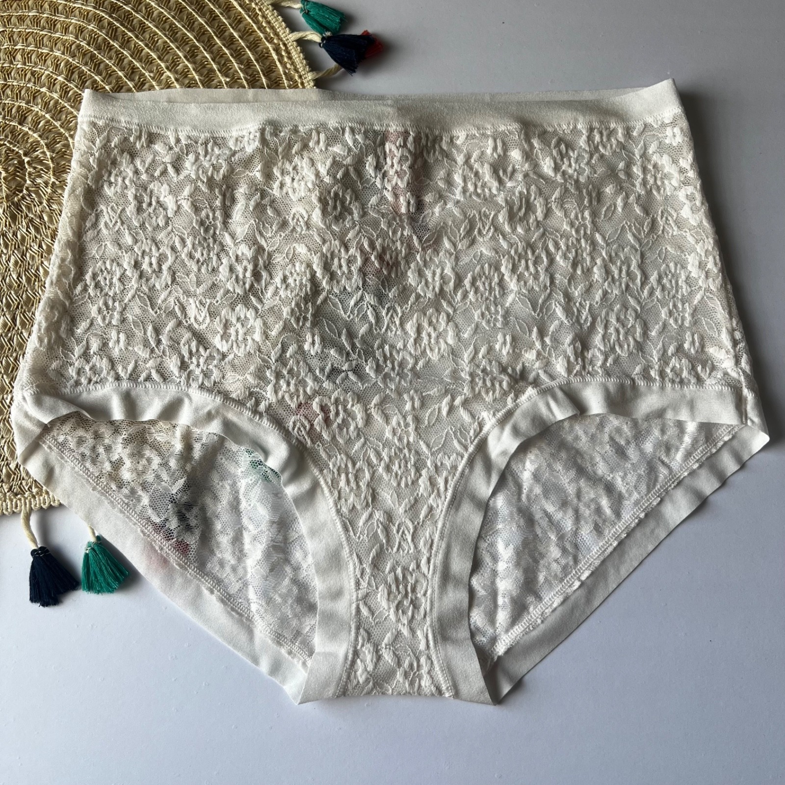 Victoria’s Secret No-Show Lace High-Waist Brief Panty Coconut White L NEW