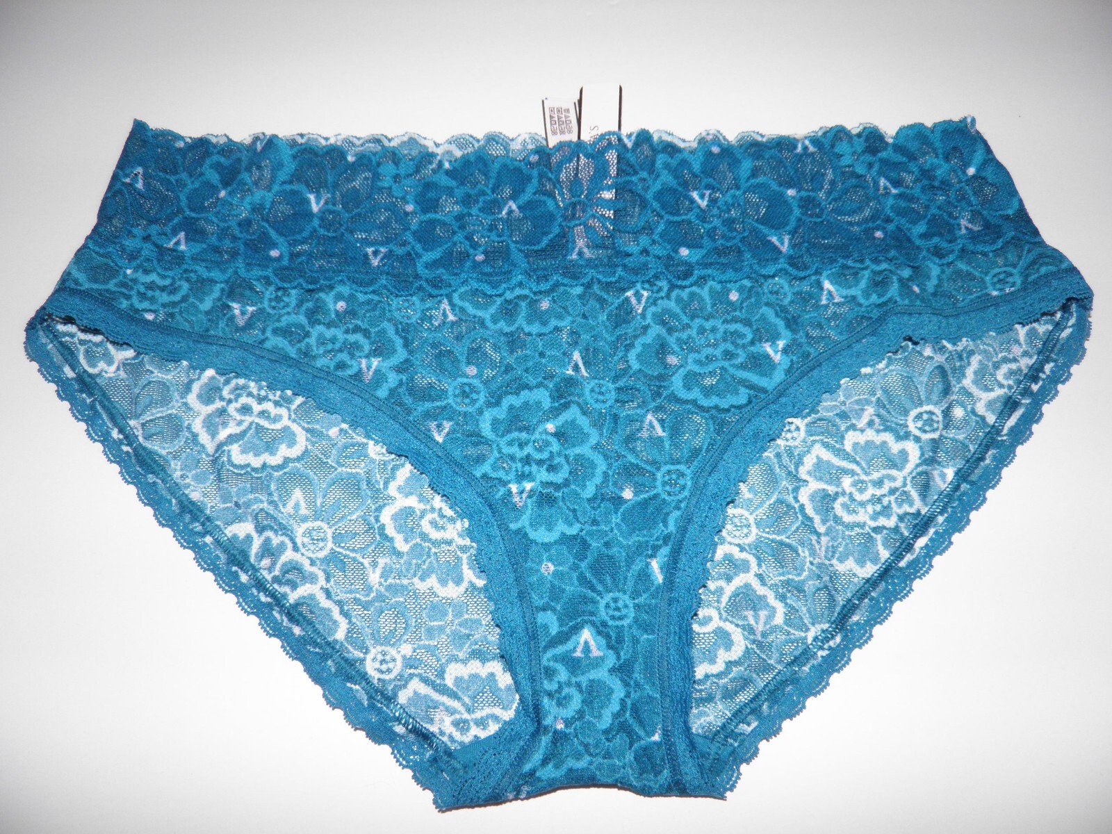 NWT, Victoria’s Secret, blue color, lace, hiphugger hipster panties. Large.