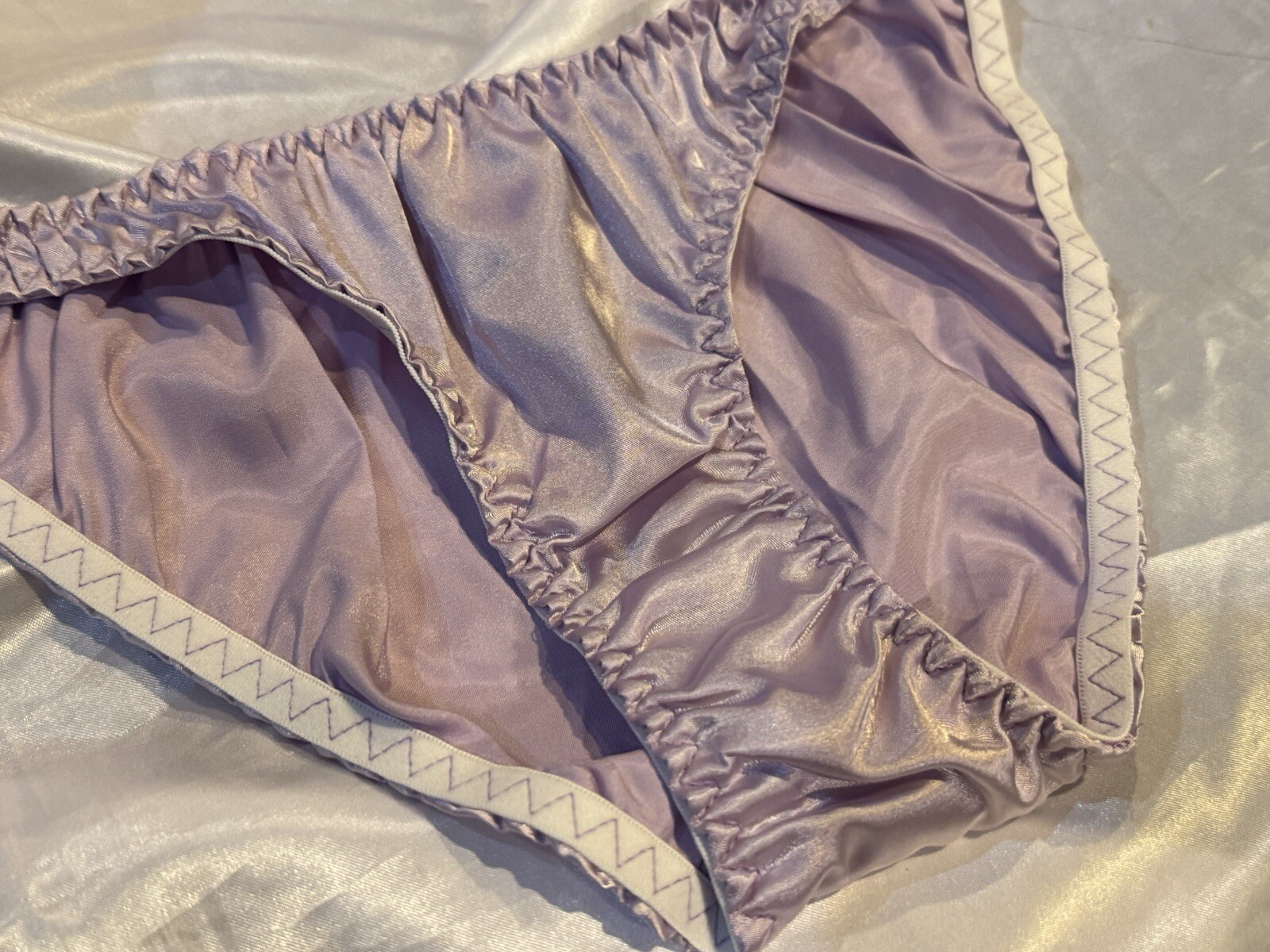 Lavender Purple Ruched Satin Bikini Panties Black String Bows On Hip Side Sz M
