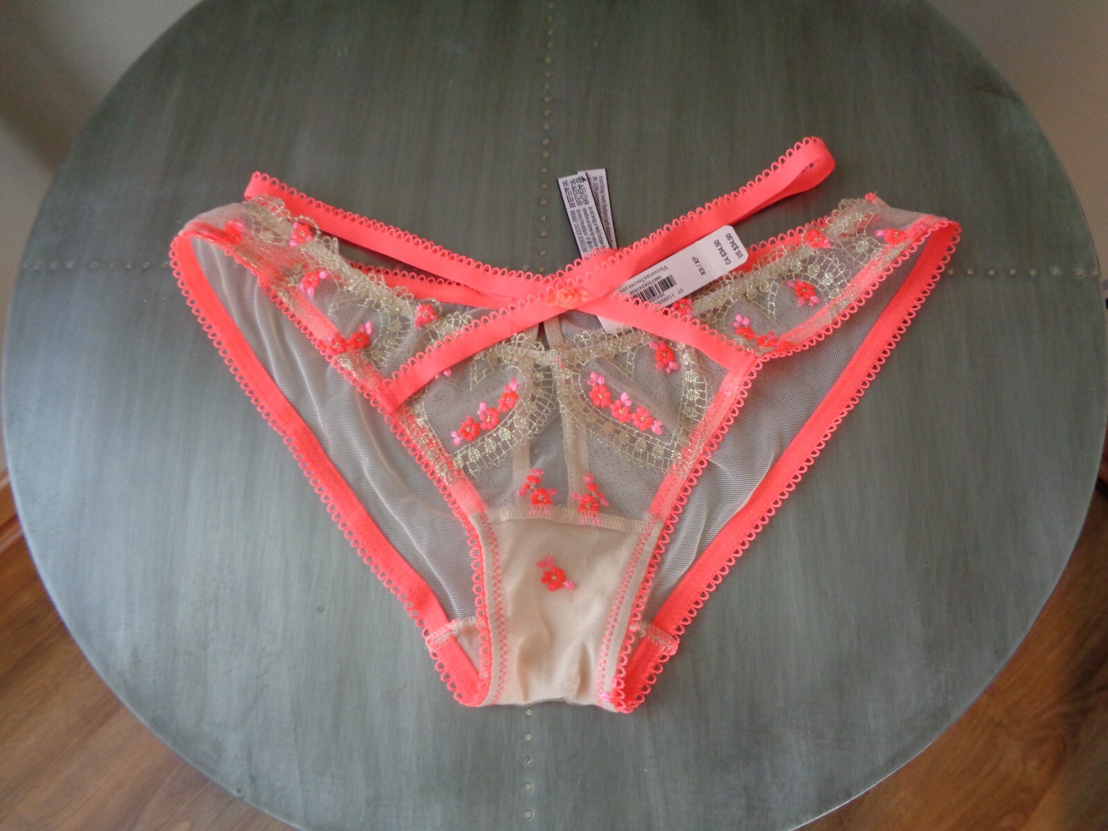 Victoria’s Secret Dream Angels Heart Embroidery Keyhole Mesh XS