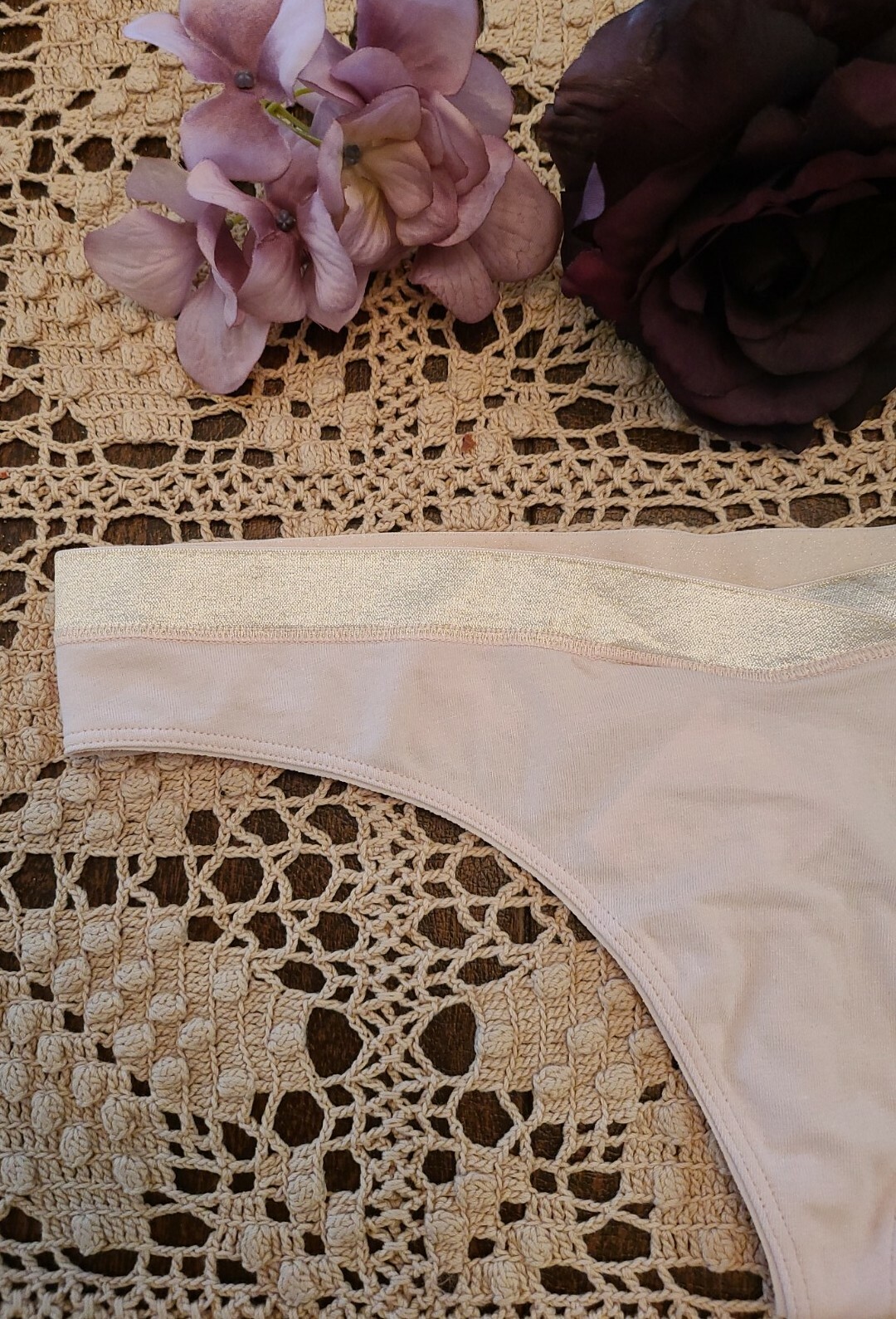 7/L AERIE INTIMATES Slinky V Front SeXy Pink Thong Tanga Panty ~NWT