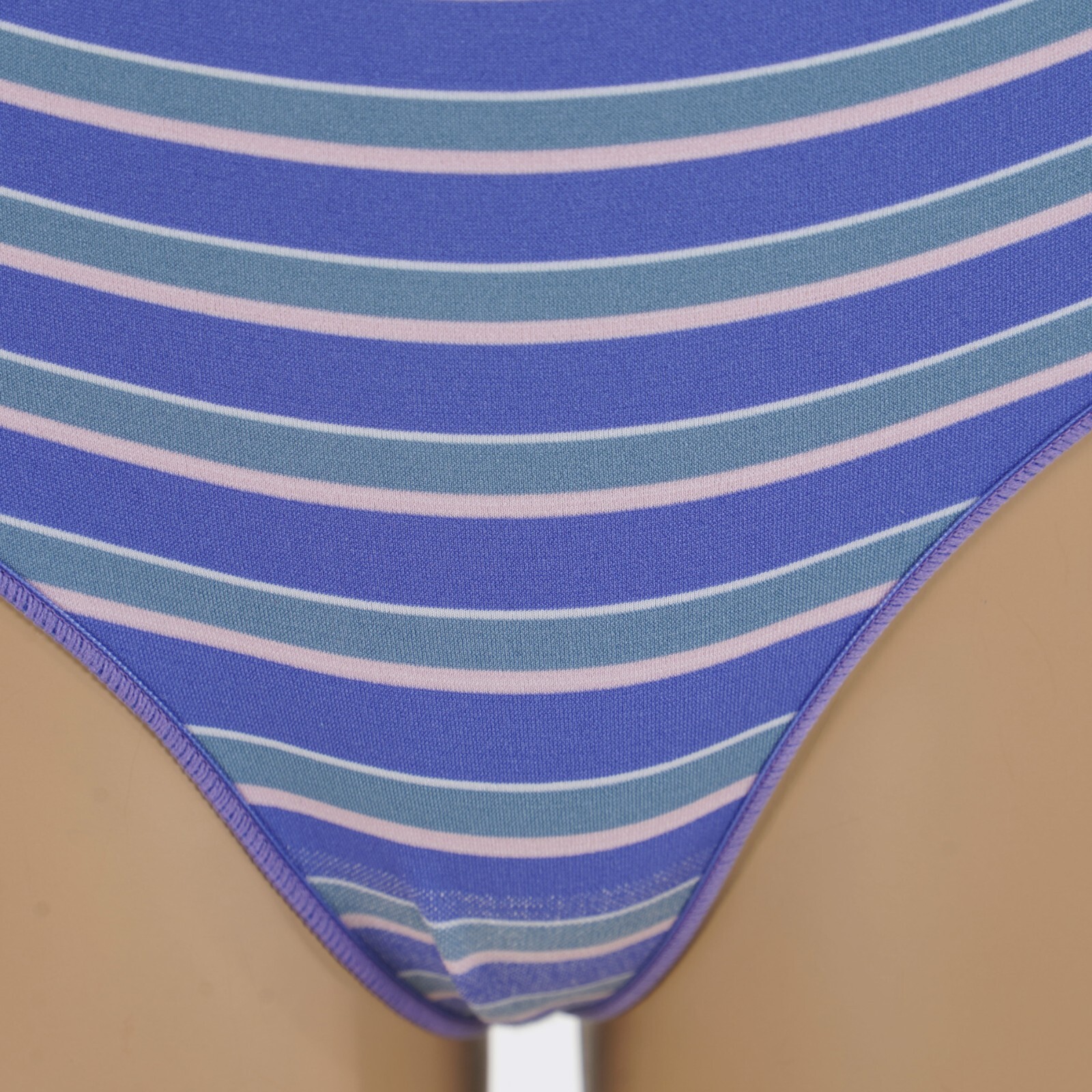 SO INTIMATES Junior’s Size 11-13 LARGE Seamless STRIPE THONG Panties #ZG01U475R