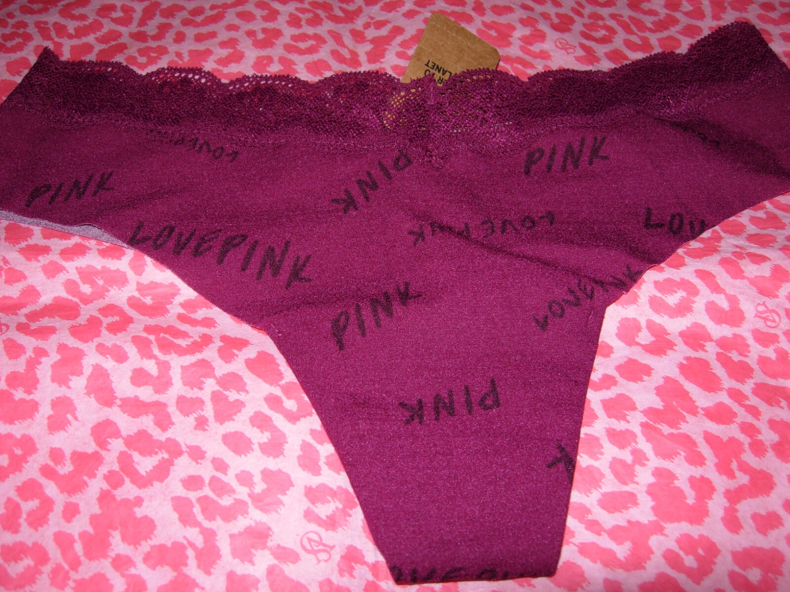 Victoria’s Secret PINK Sexy Thong Lace Edge No Show Vivid Magenta Logo NWT