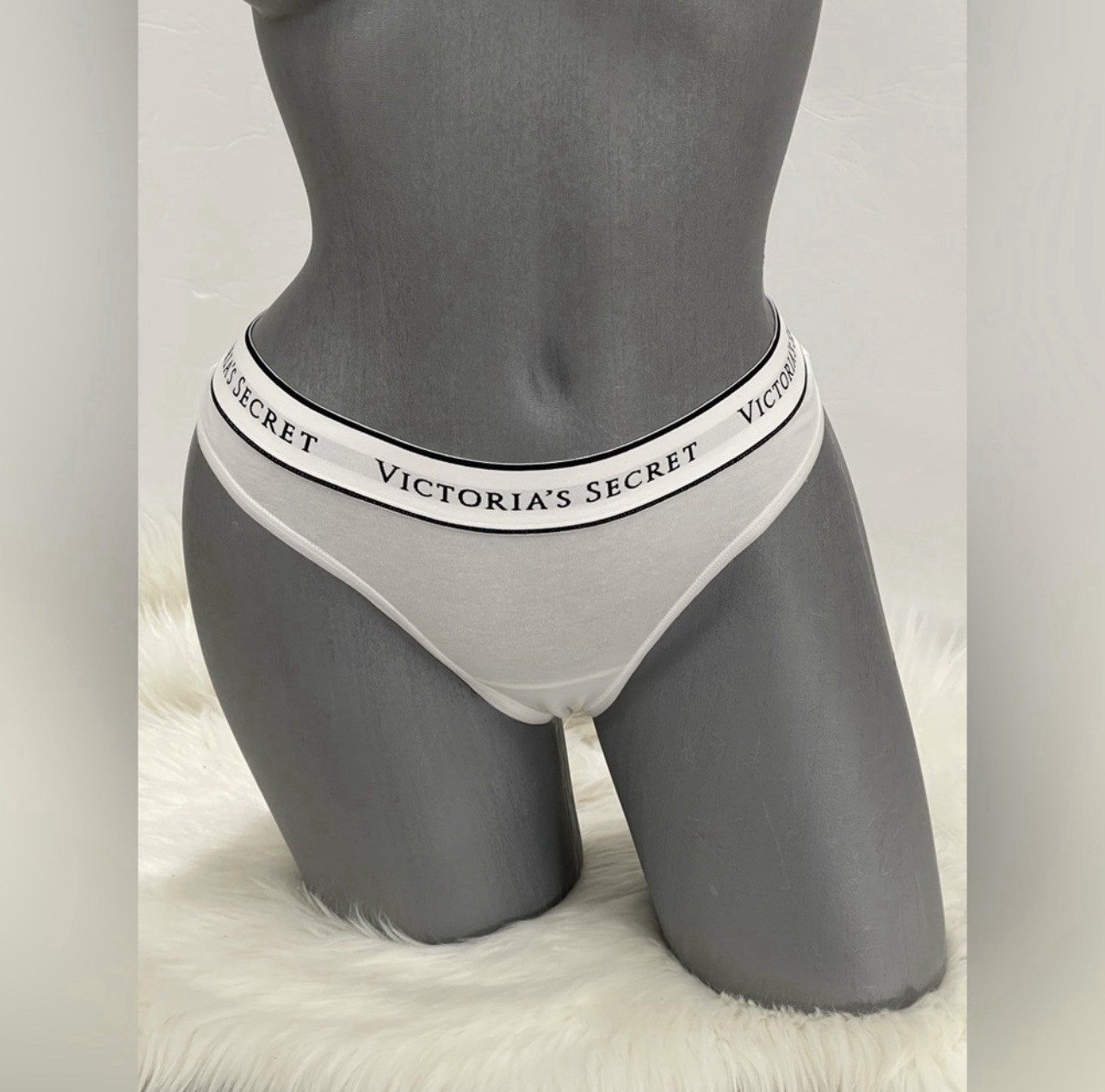 VICTORIAS SECRET COTTON THONG PANTY UNDERWEAR LOGO. NWT