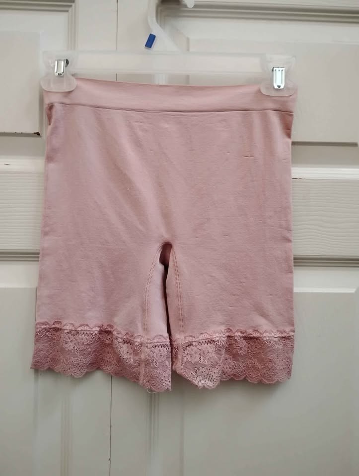 BREEZIES Women’s Size Small Pink Lightweight Pantie Girdle Stretch Fabric New