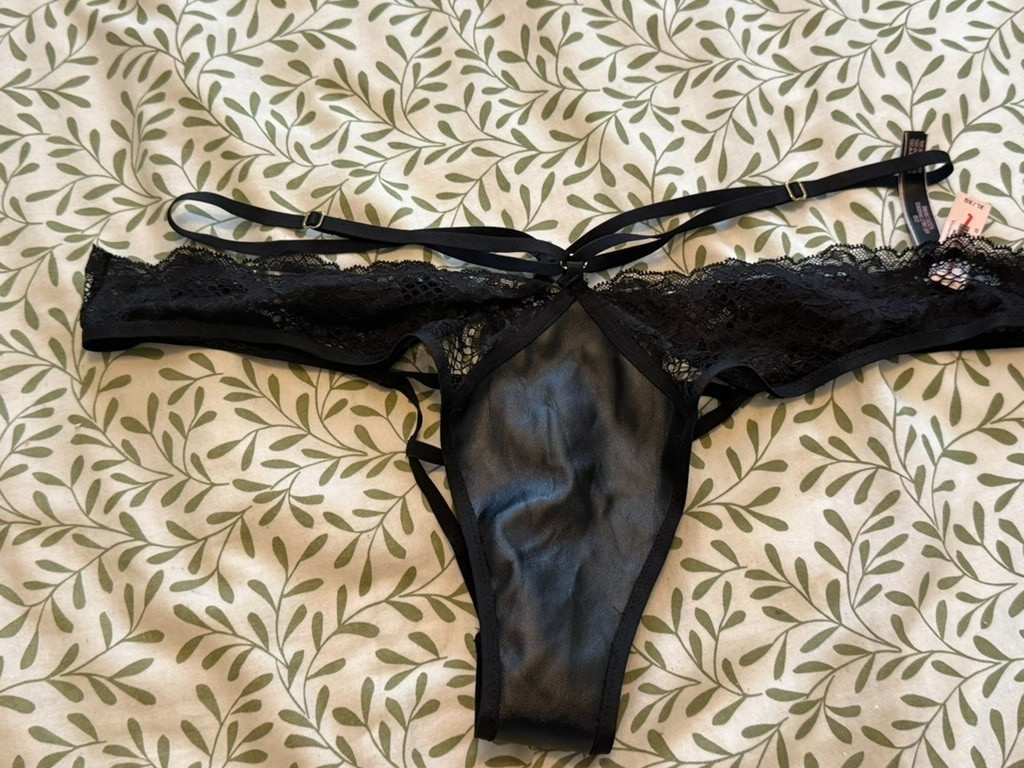NWT Victoria’s Secret Very Sexy Fishnet Floral Open Back Brazilian XLarge