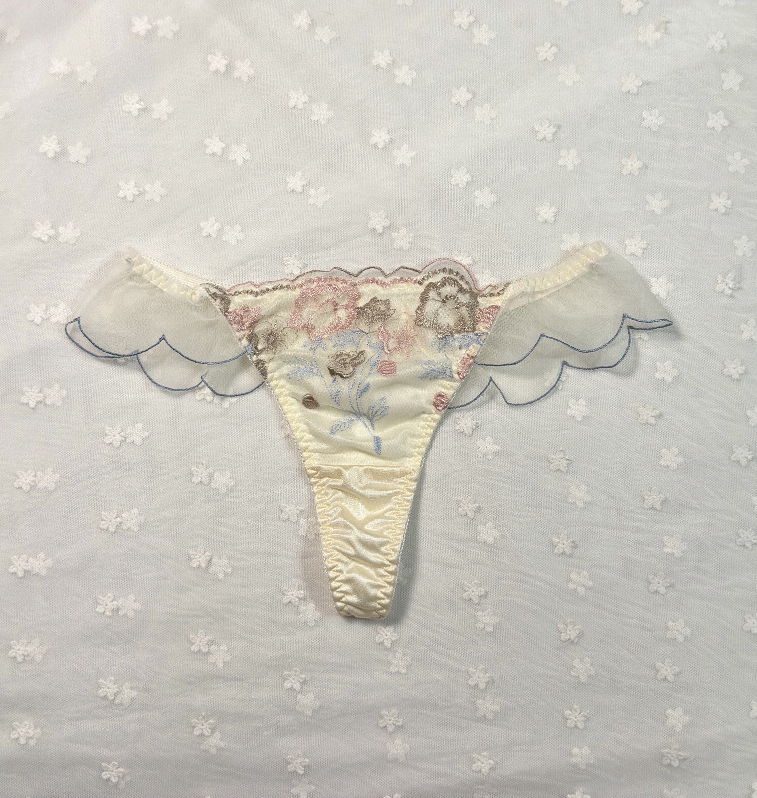 US-S/JP-M Japanese Brand 美匠 Floral Embroidered Lace Ruffle Nylon Thong Panty