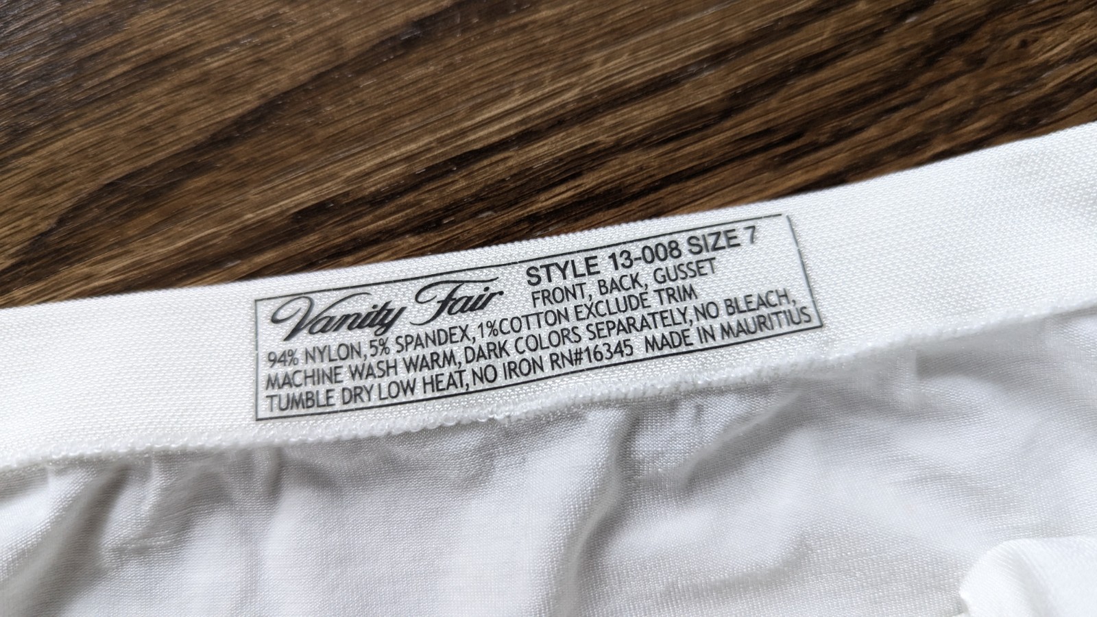 NWT Vintage Vanity Fair Body Shine Seamless Hi Cut White Panty Size 7 #13008