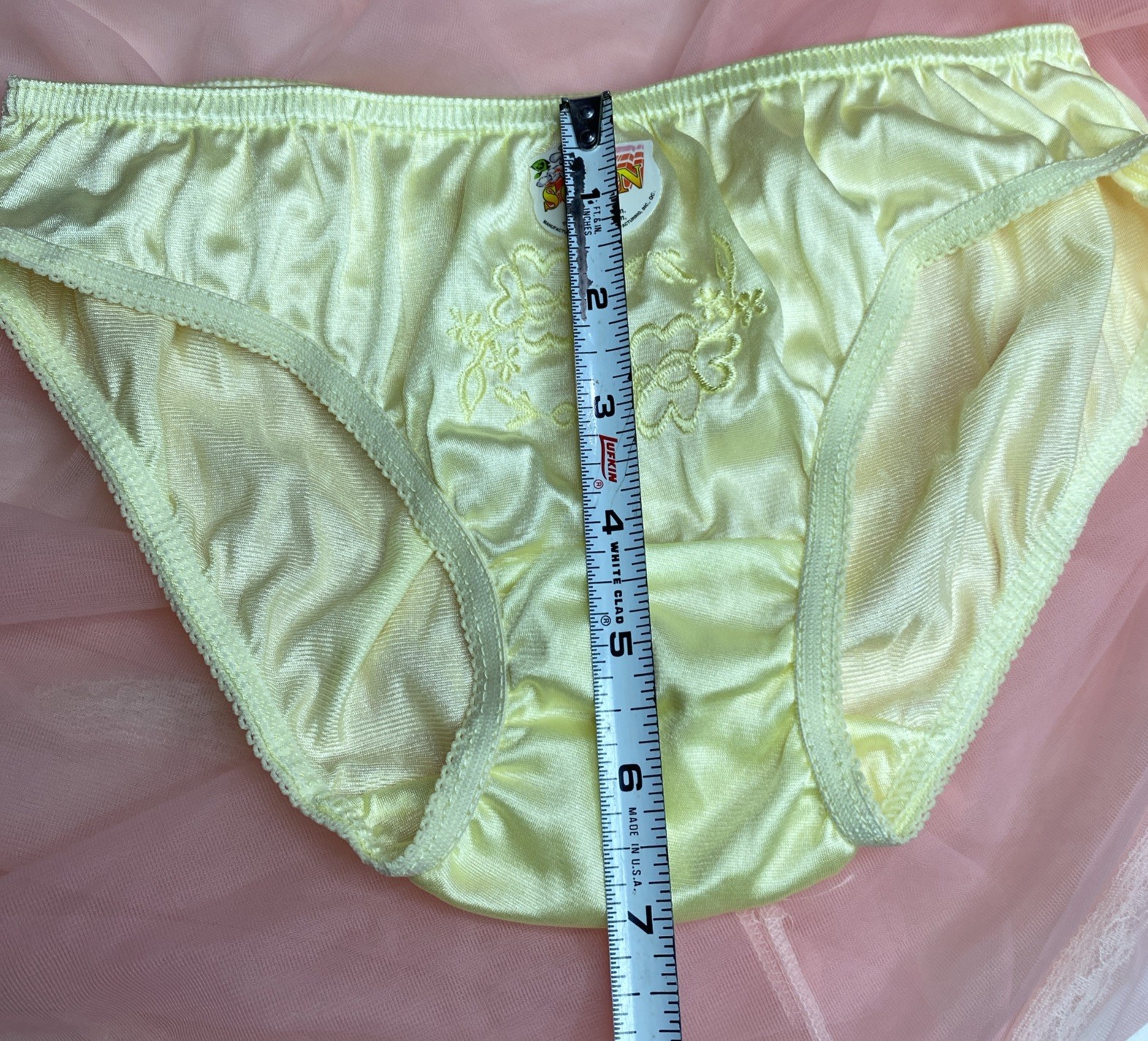 SO-EN Panties Silky Embroidered Yellow Nylon Double Layer Gusset Size S