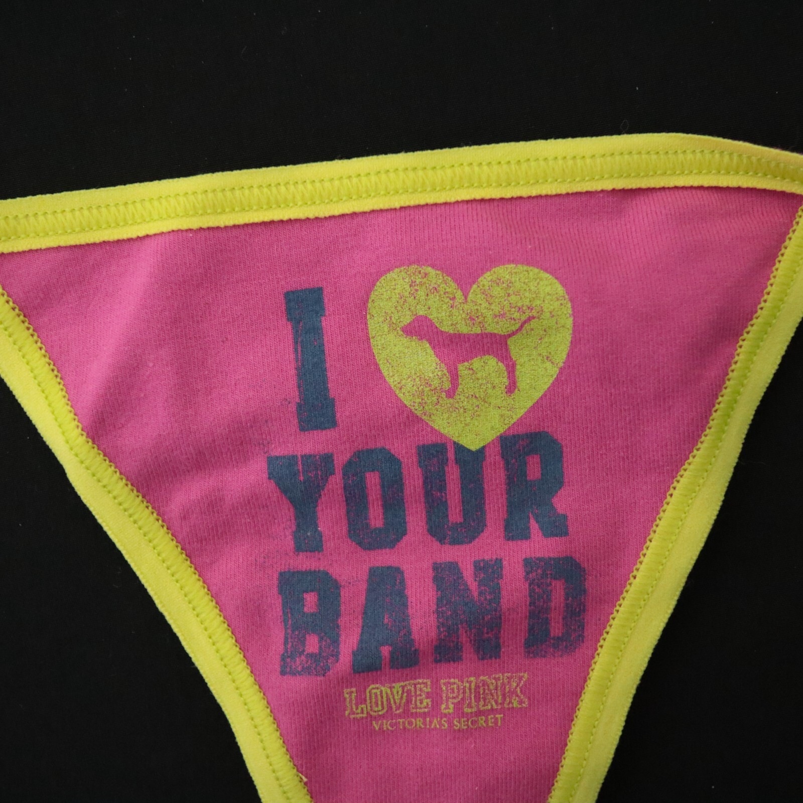 NEW Victoria’s Secret VINTAGE PINK Rare Pattern V-String Thong Panty XS X-SMALL