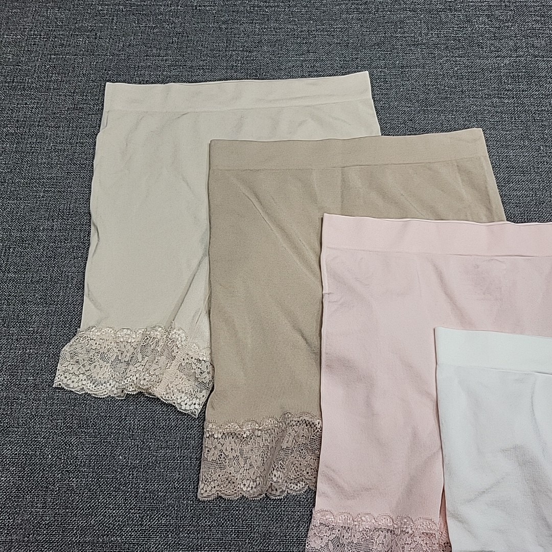 Breezies Women’s Size Small Set of 4 Seamless Under Dress Boxer Briefs Panties