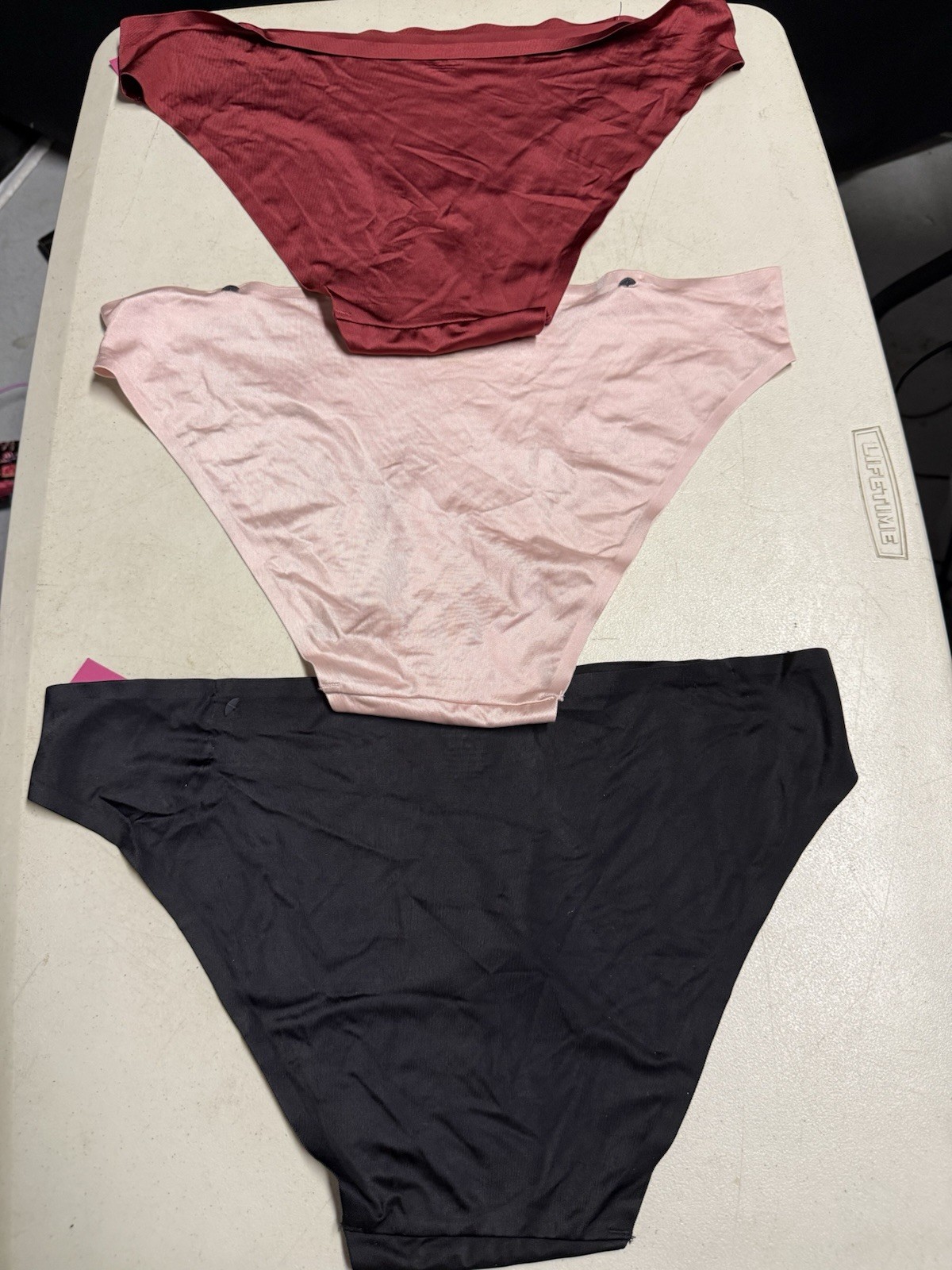 Vince Camuto 3 Pack Women’s XL No Show Bikini Panties Black Pink Red Maroon