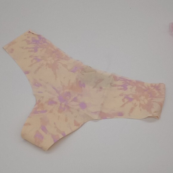 VS PINK Women’s Large No-Show Thong Underwear Light Ivory Purple Tie Dye L