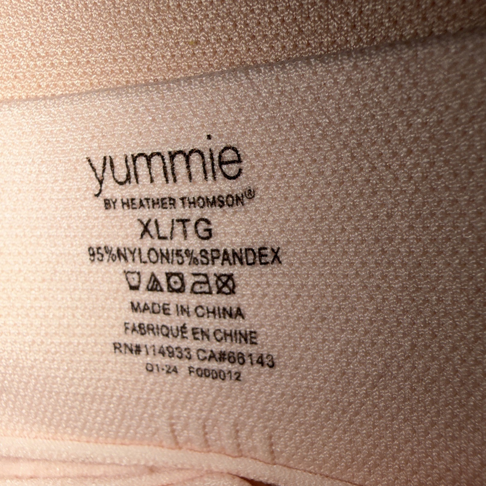 YUMMIE Size: XL -5 Pack SEAMLESS BRIEFS -95%Nylon-5% Spandex Multicolor NWT