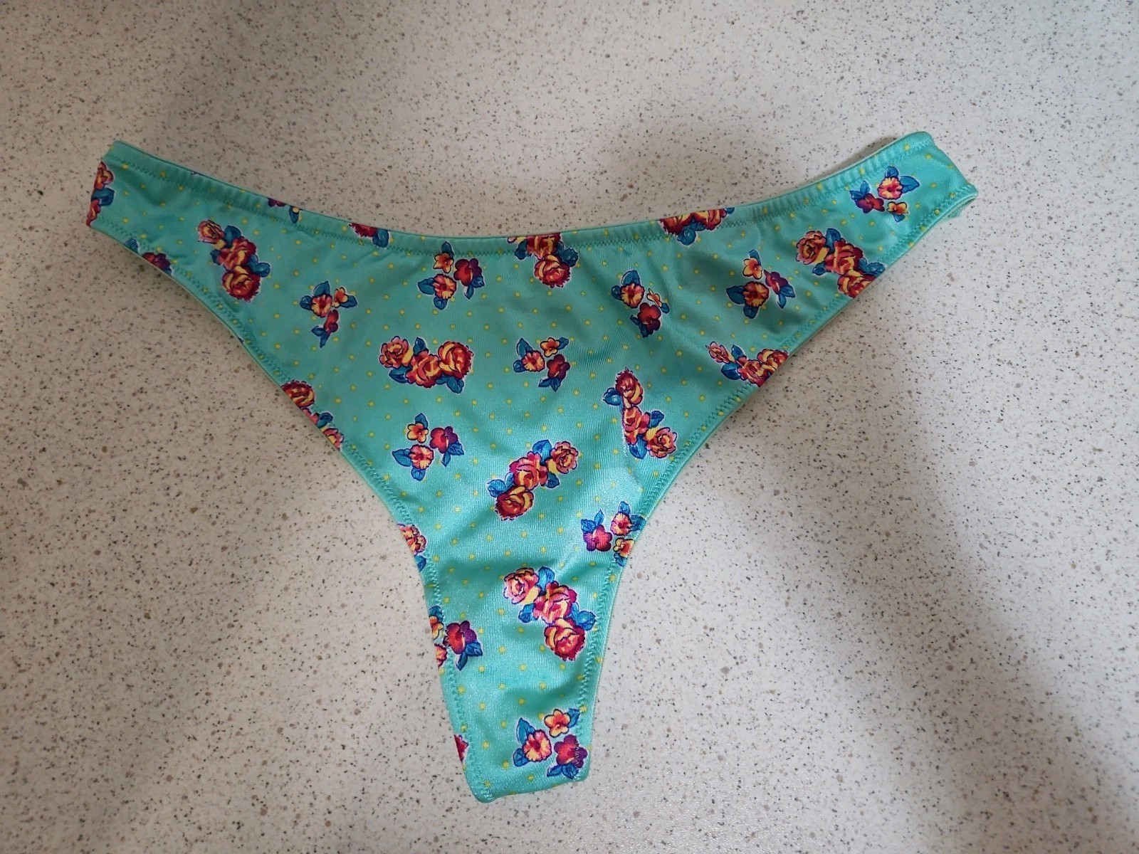 True Vintage Victoria’s Secret Sexy Little Things Keyhole Thong Panties Large