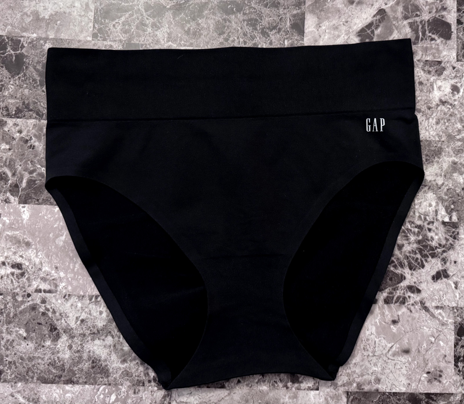 NWOT GAP BODY L BLACK RUCHED BACK BONDED STRETCH SEAMLESS SHAPING BRIEF PANTIES