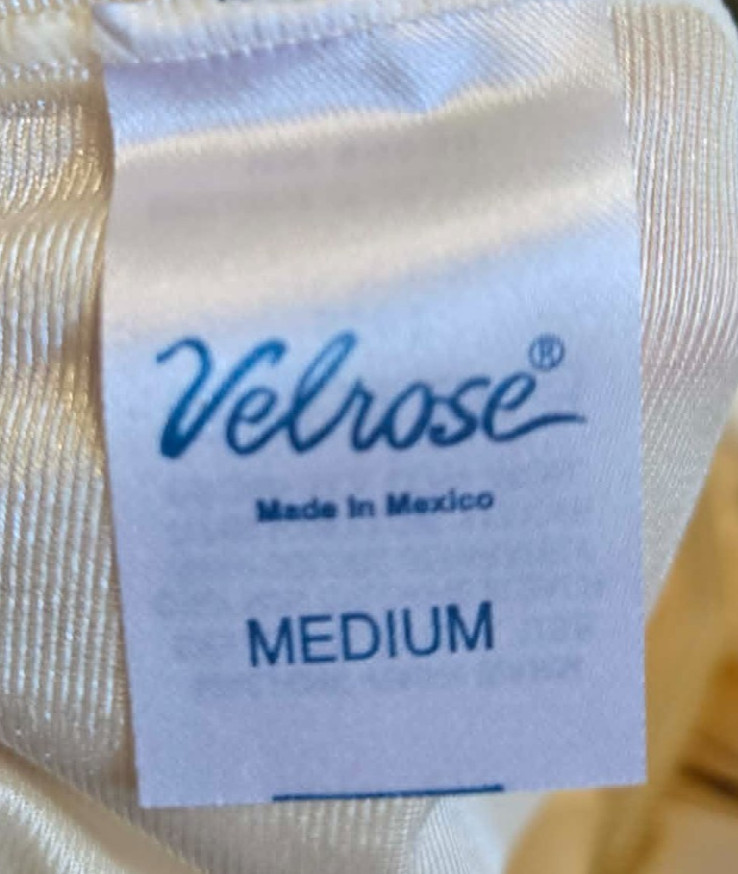 Velrose Nude Silky Nylon Pettipants Vintage Style SZ M Retro Sleek Feminine C400