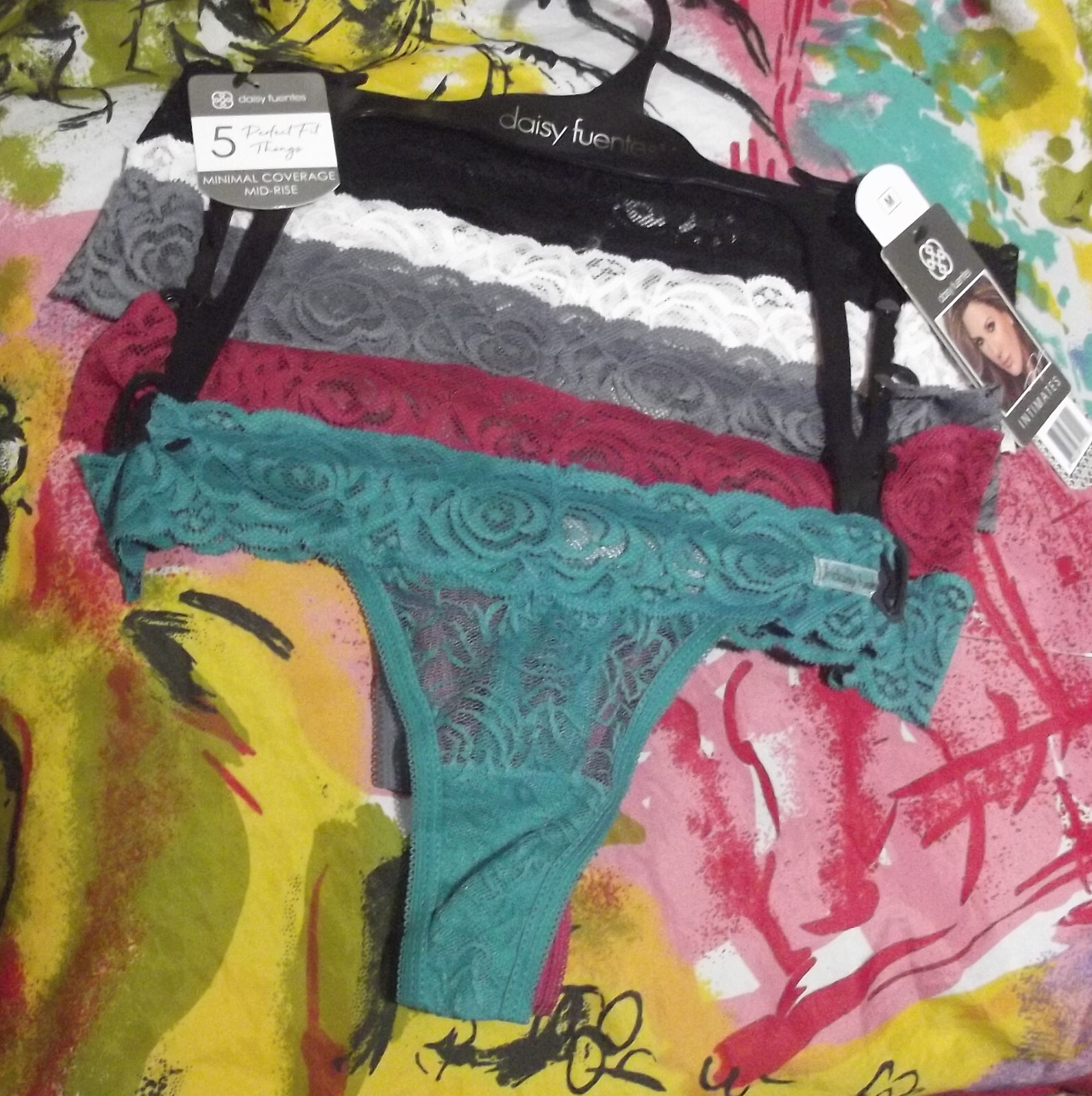 5 DAISY FUENTES INTIMATES DF4486 15 PERFECT FIT LACE MID-RISE THONG PANTIES M