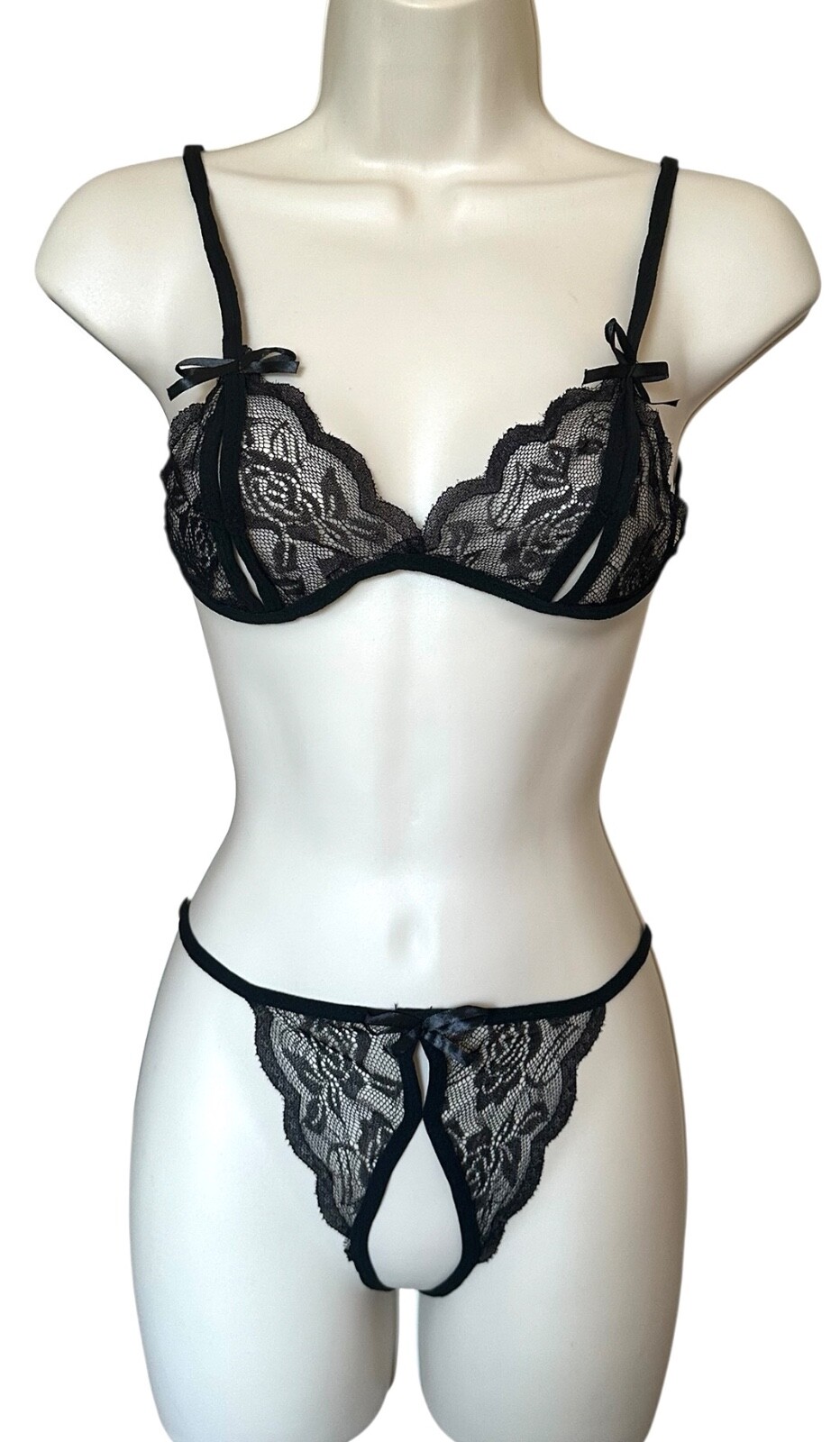 Set of 4 Sexy Lingerie Lace Bra G-string Thong Sets – Red, Black, White & Pink
