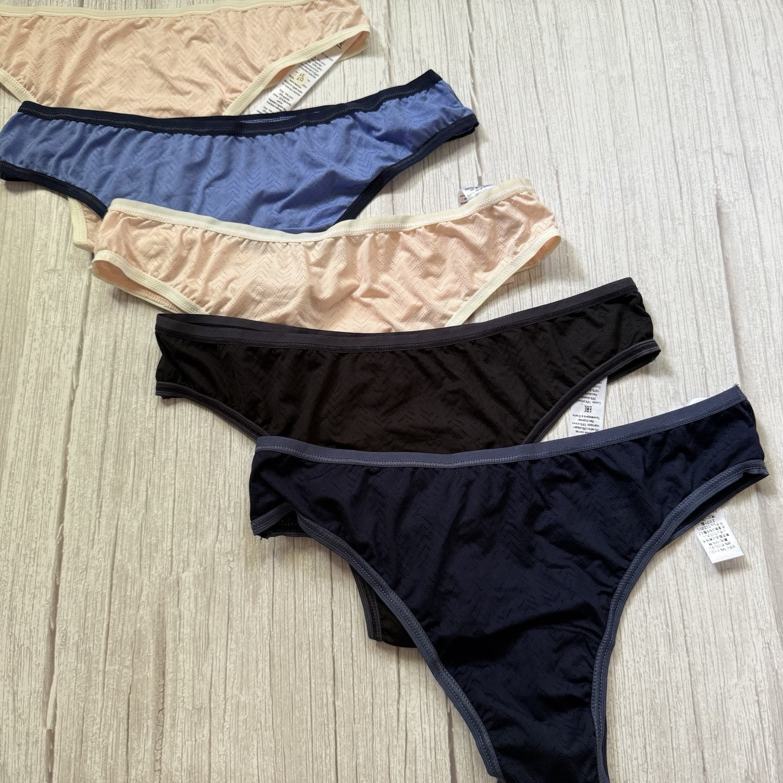 MoveCalm Assorted 5-Pack Natural Rise Thongs Hanky Panky