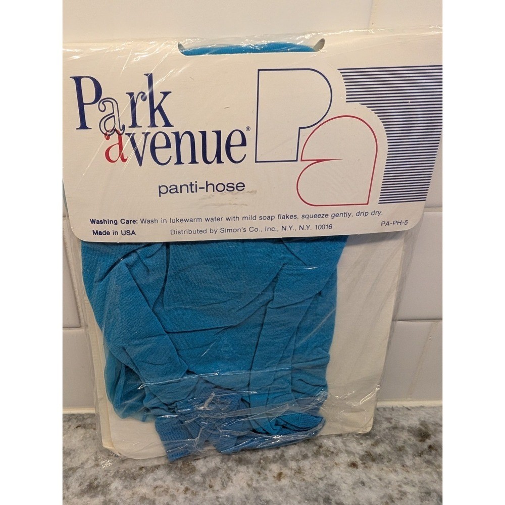Park Avenue Ultra Sheer Deluxe Pantyhose TURQUOISE Color Sz D To 6″ 185 1970s