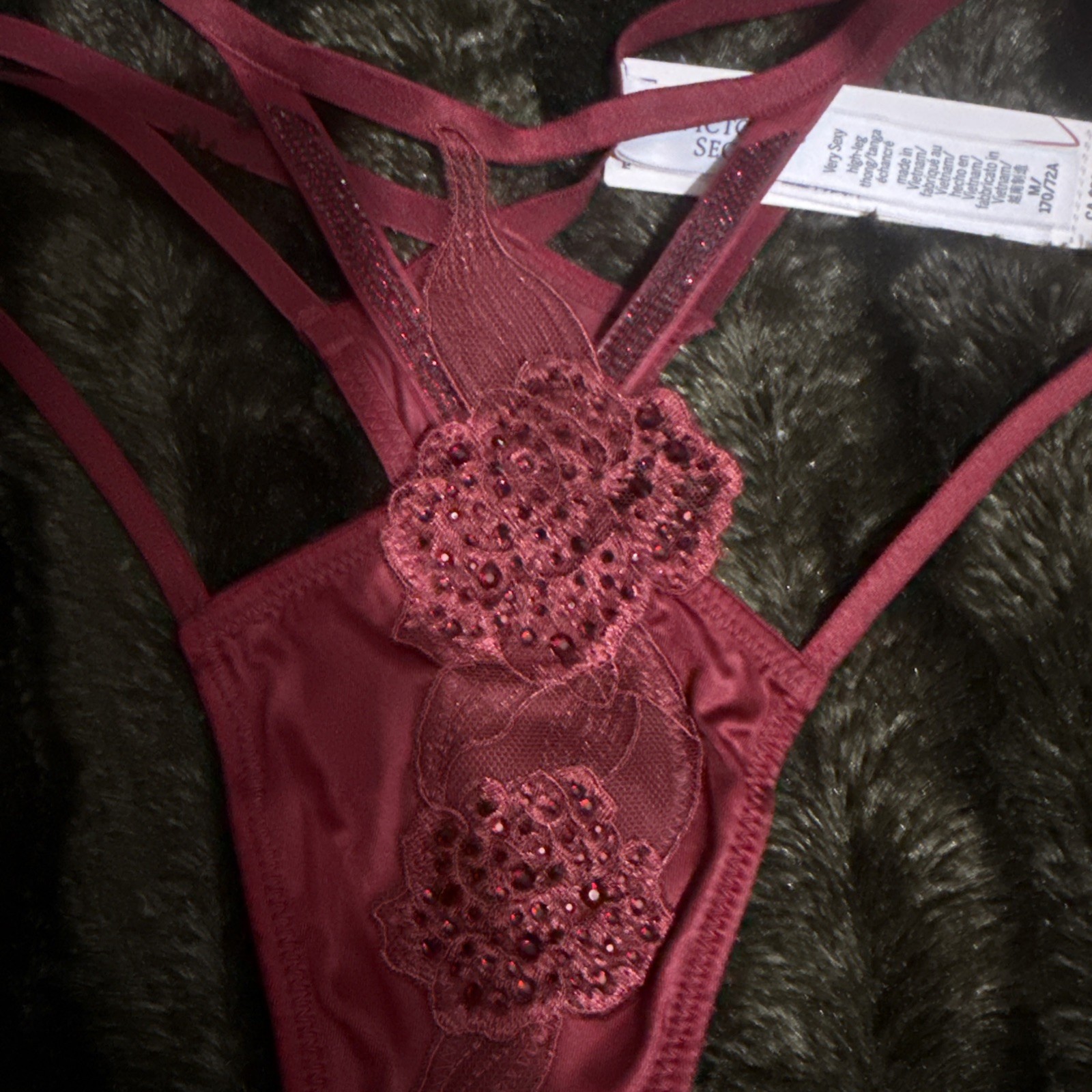 victoria secret Very Sexy Scarlet Rose Shine Thong Panty In Medium NWT