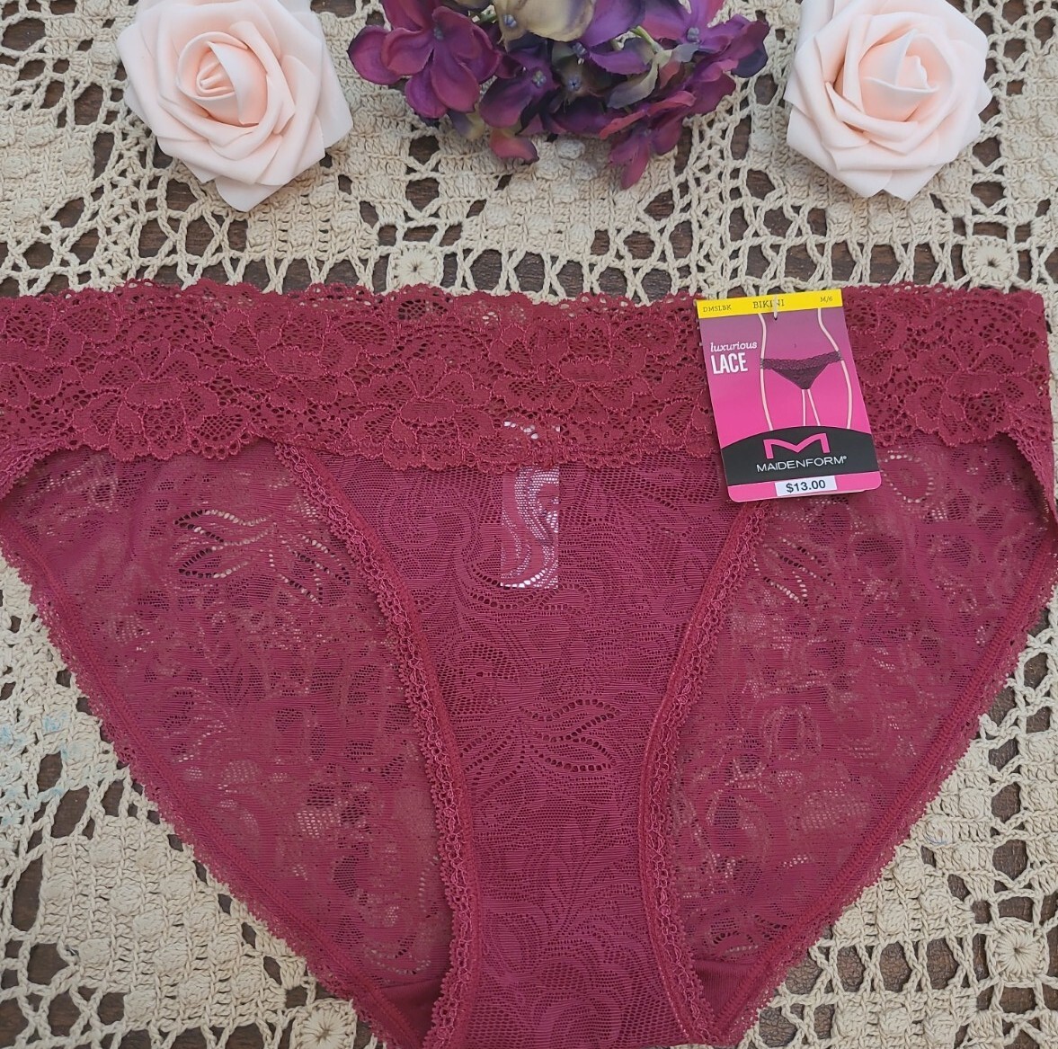 MAIDENFORM Luxurious SeXy Slinky Stretch Lace Red V Waist Bikini Panty 6/M ~NWT