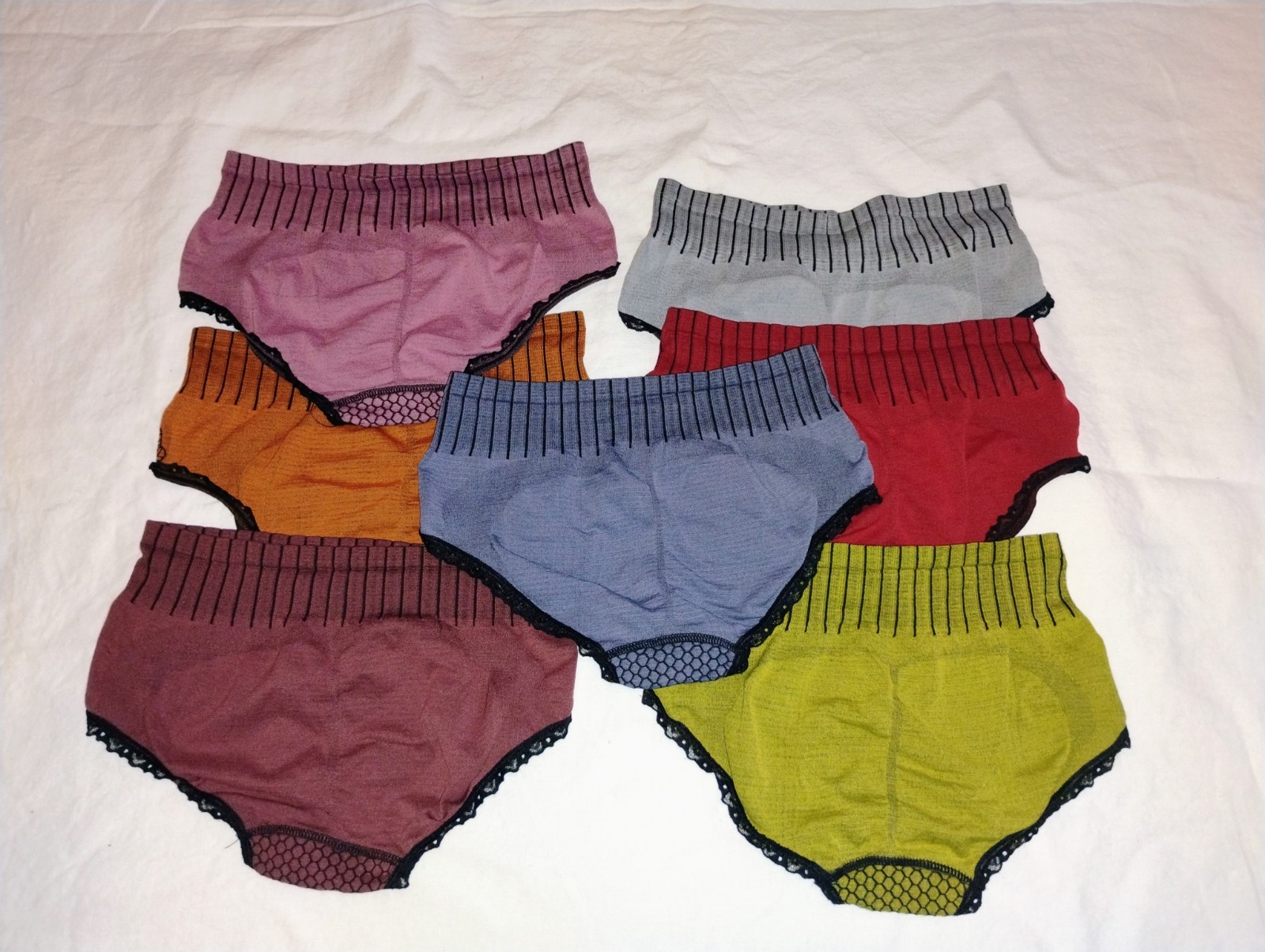 7 Pairs One Size Knit Pattern Underwear Size 10-16