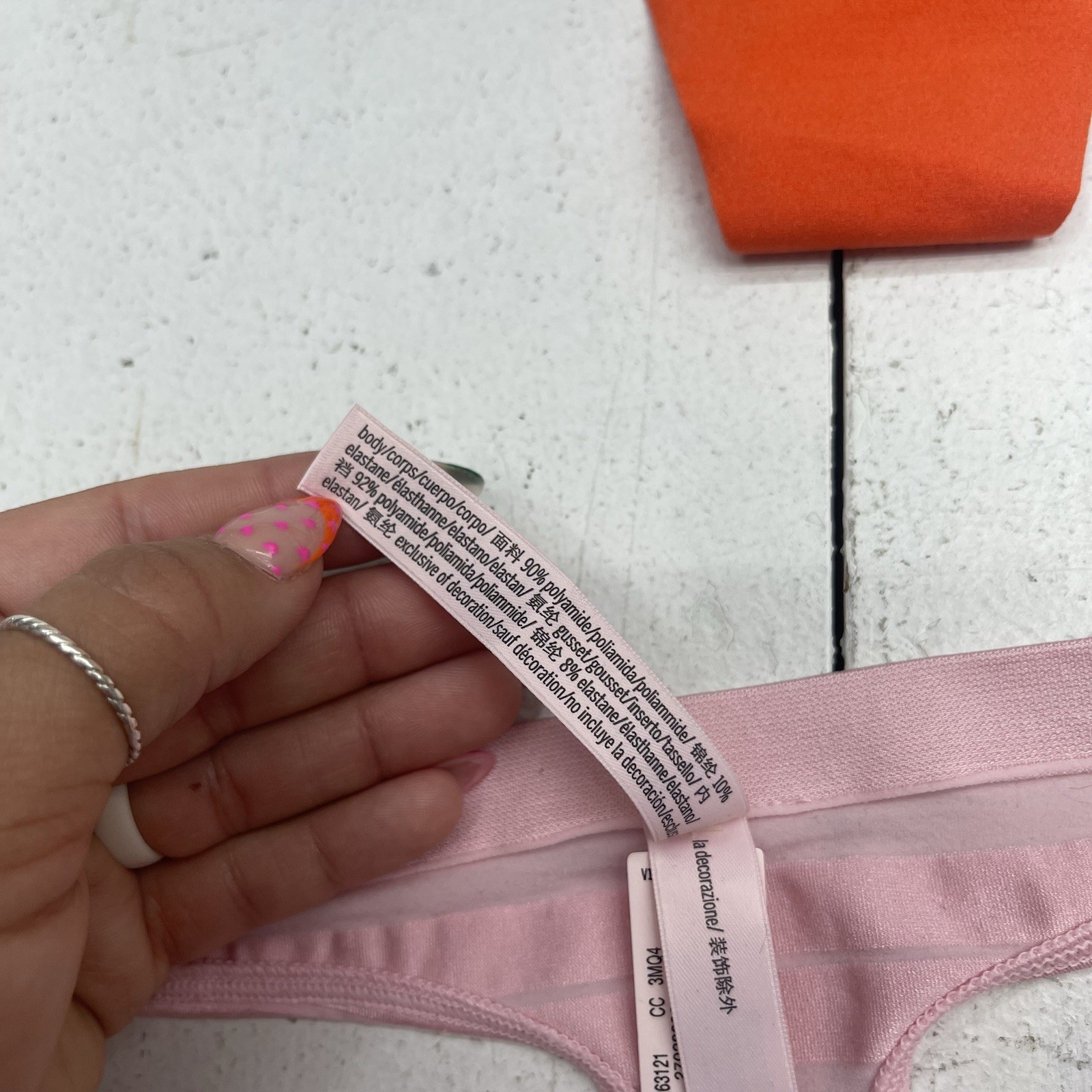 Victoria’s Secret 4 Pack Black Orange Pink Thong/String Underwear Women’s Size M
