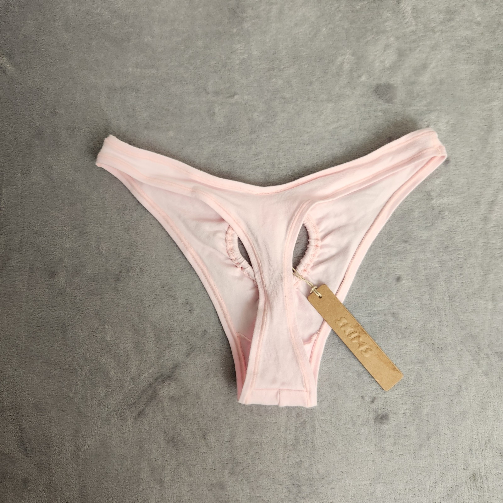 New SKIMS COTTON JERSEY HEART CUT OUT DIPPED THONG CHERRY BLOSSOM M Medium Rare