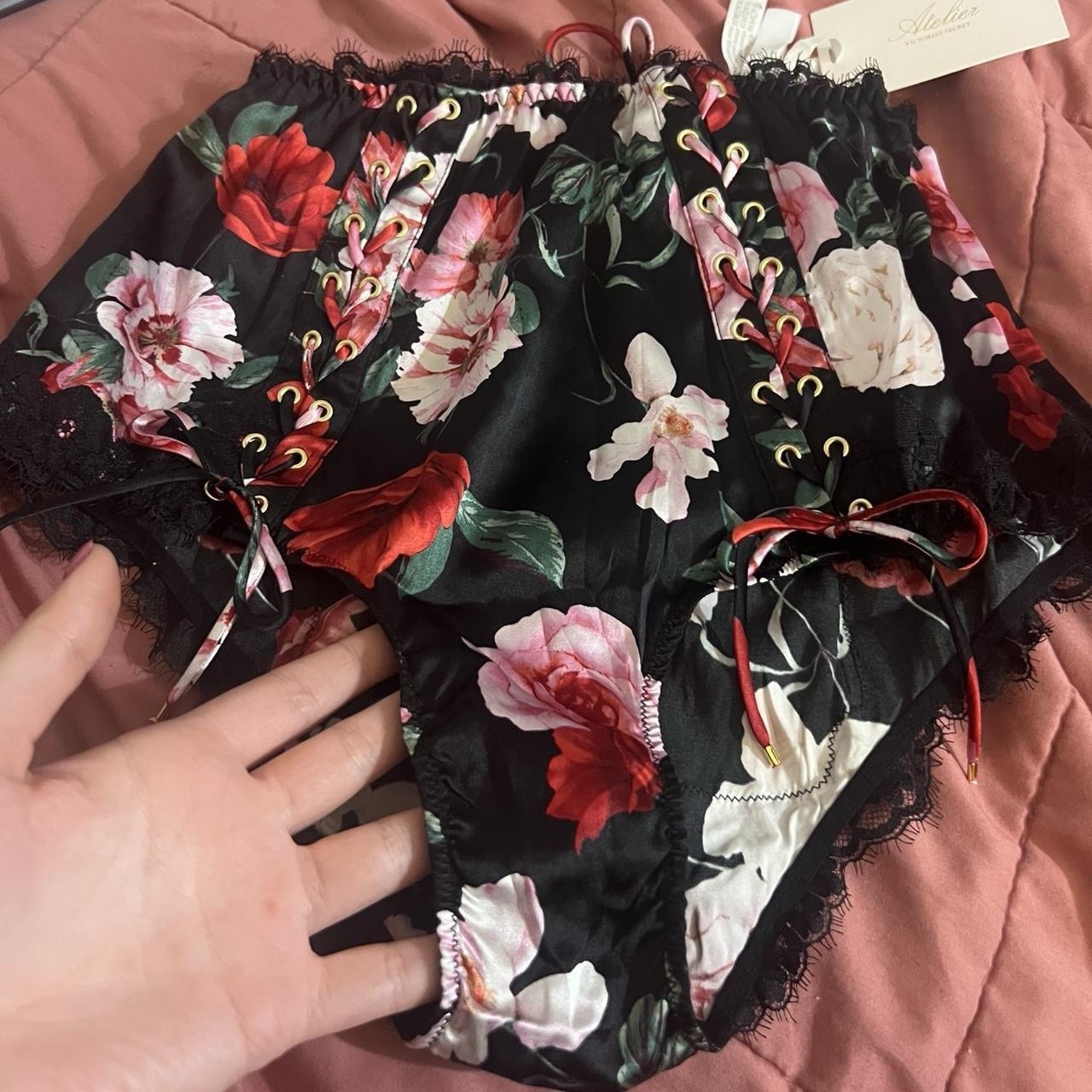 Victoria’s Secret Atelier Black Brief Panty Floral Satin Size Women’s Small NWT