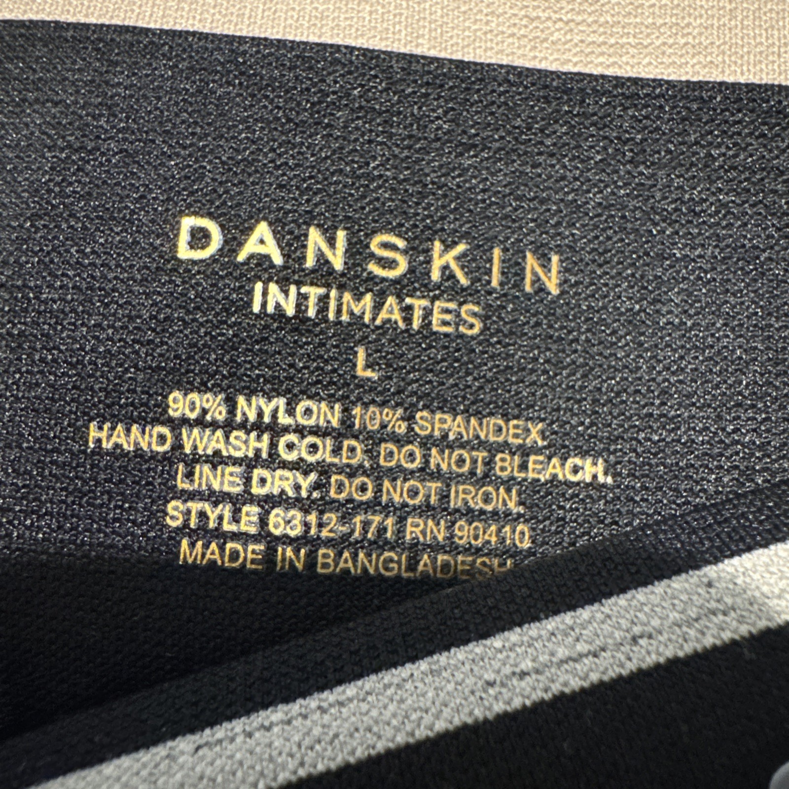 Danskin 3-Pack Women’s Seamless Shaping Briefs Underwear Size Large Black Brown