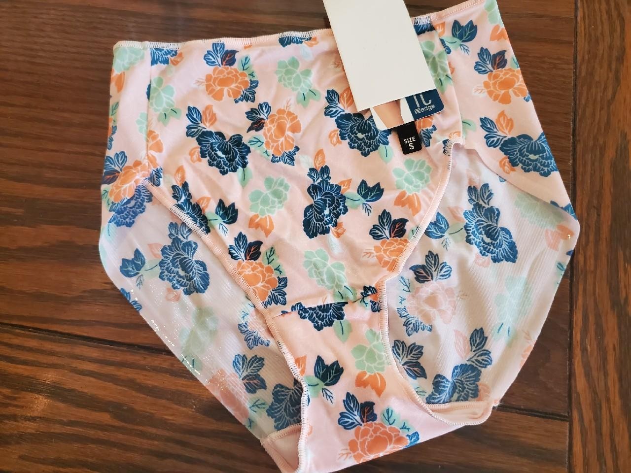 NWT TC EDGE NO LINES NO RIDE BRIEF PANTIES NYLON/SPANDEX A405 TOKY ROSE S