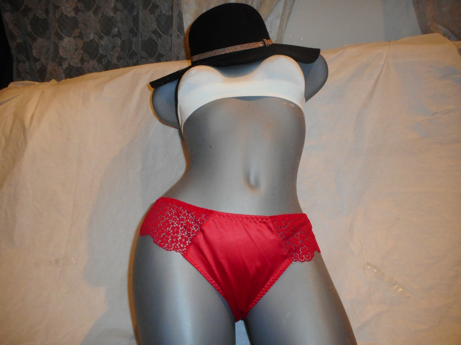 N/W/T Victoria’s Secret Very Sexy Red Bikini Panty SIZE LARGE